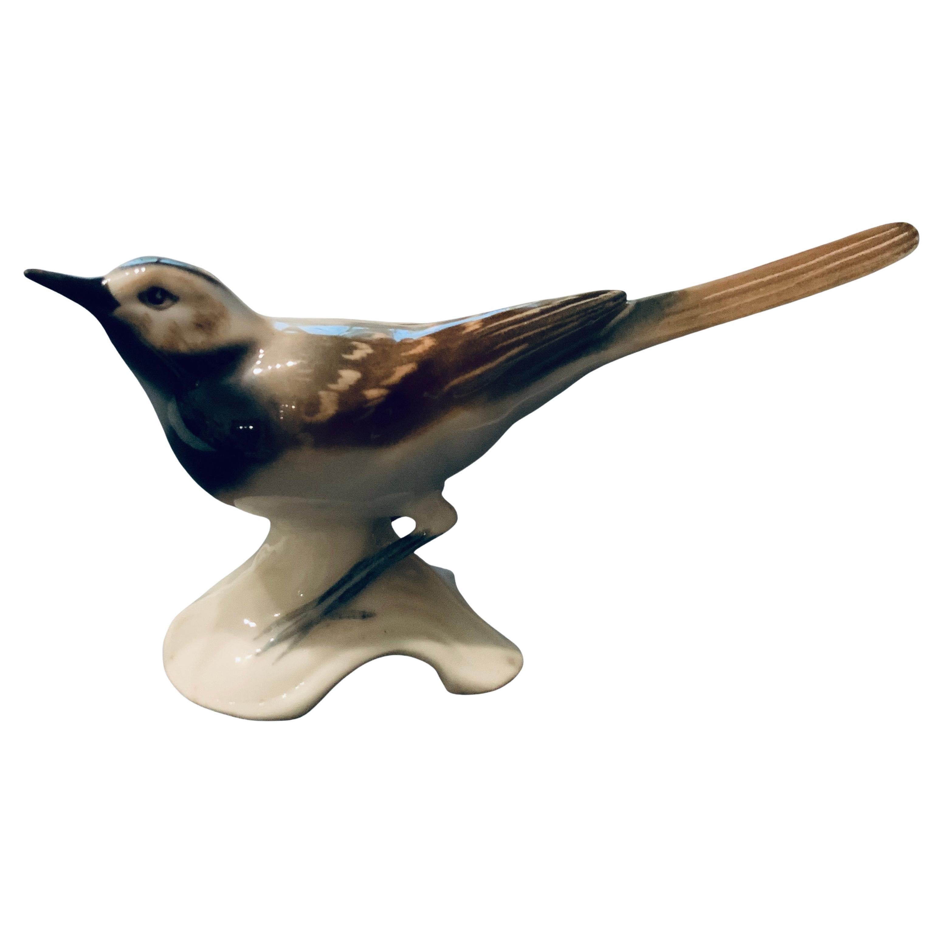 Figurine d'oiseau peinte à la main en porcelaine de Goebel représentant une queue de bœuf