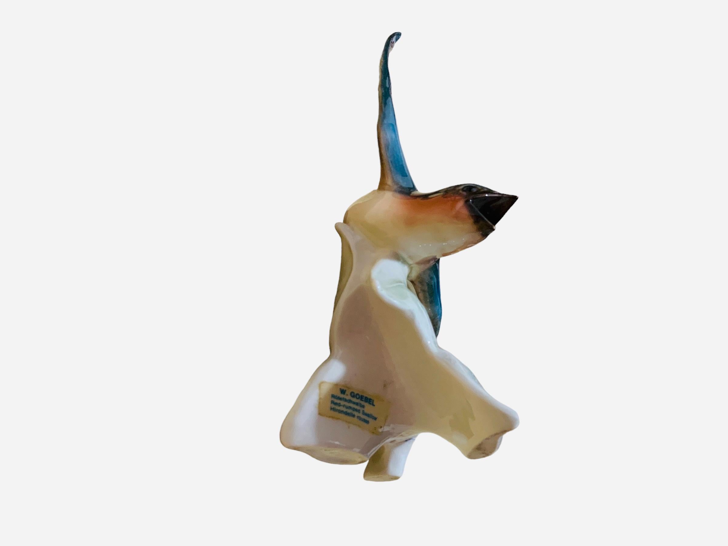 Goebel Porcelain Hand Painted Bird Figurine Of A Red Rumped Swallow In Good Condition In Guaynabo, PR