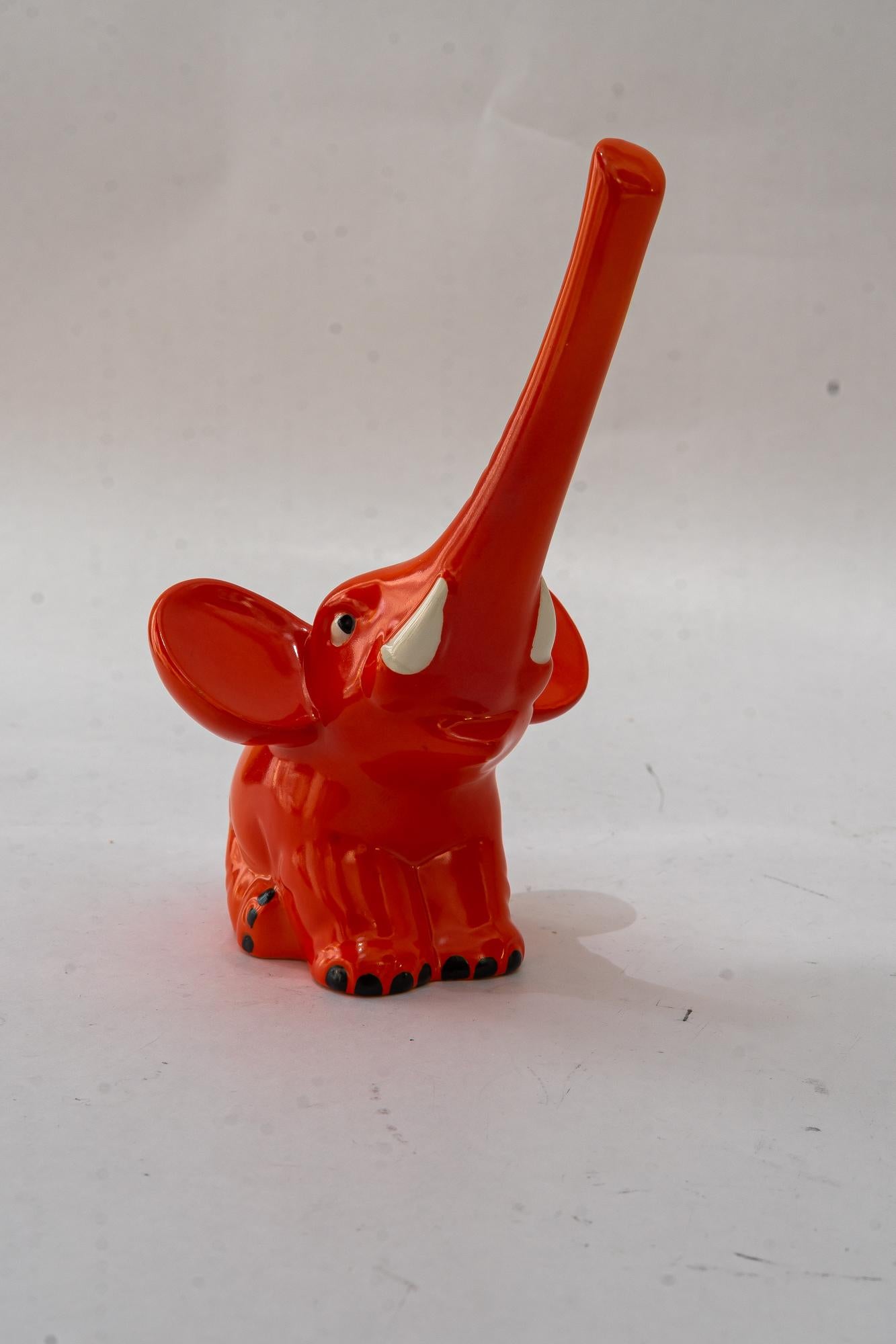 Goebel Porzellan Zahnhalter-Elefanten aus Porzellan ca. 1970er Jahre im Angebot 2