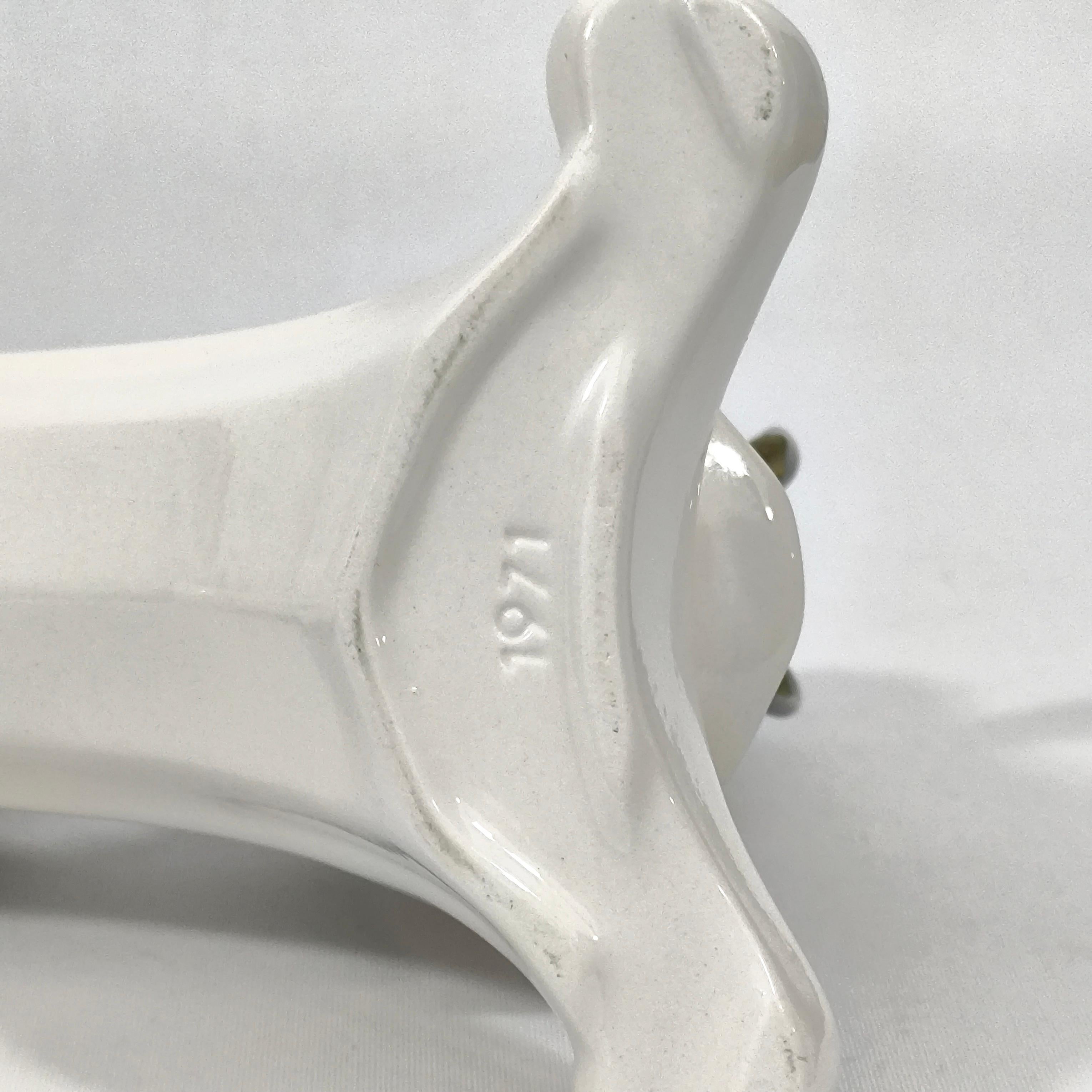 Goebel, Allemagne de l'Ouest, bougeoir adventiste avec anges en porcelaine, daté de 1971 en vente 4