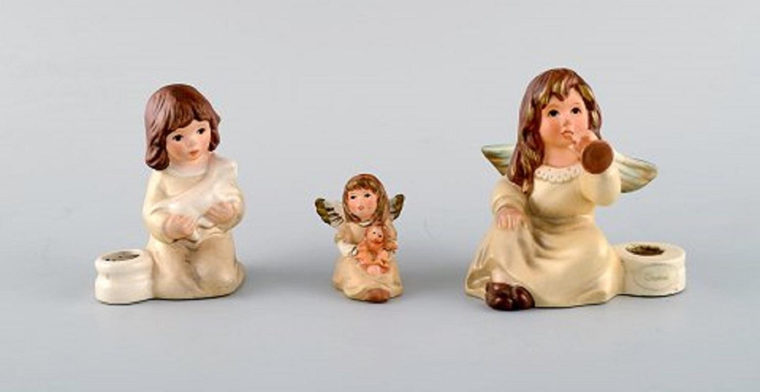 Goebel, West Germany. Five angels in porcelain, 1970-1980s.
Largest measures: 18.5 x 10.5 cm.
In excellent condition.
Stamped.