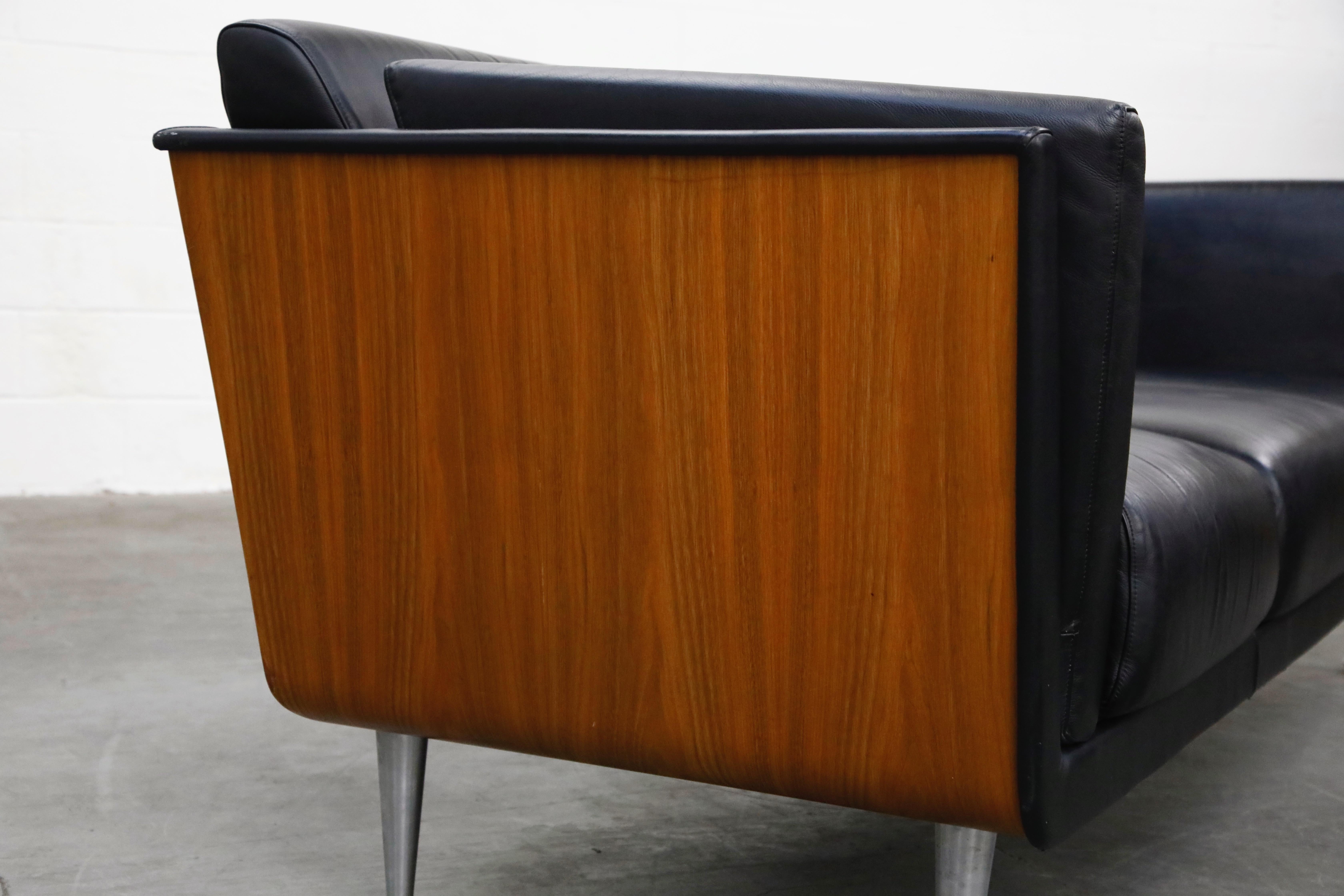 Goetz Sofa by Mark Goetz for Herman Miller in Walnut and Black Leather, Signed In Good Condition In Los Angeles, CA