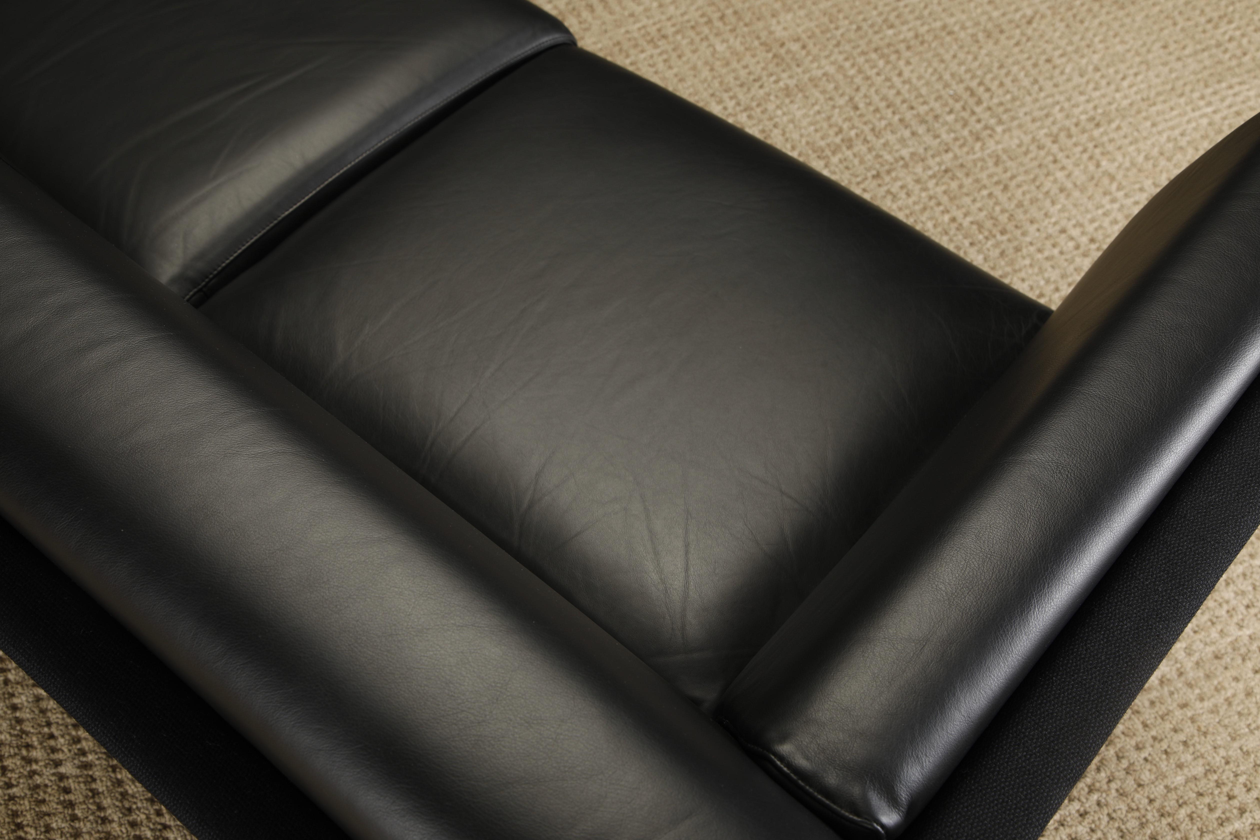 'Goetz' Walnut and Leather Case Sofa by Mark Goetz for Herman Miller, Signed 10