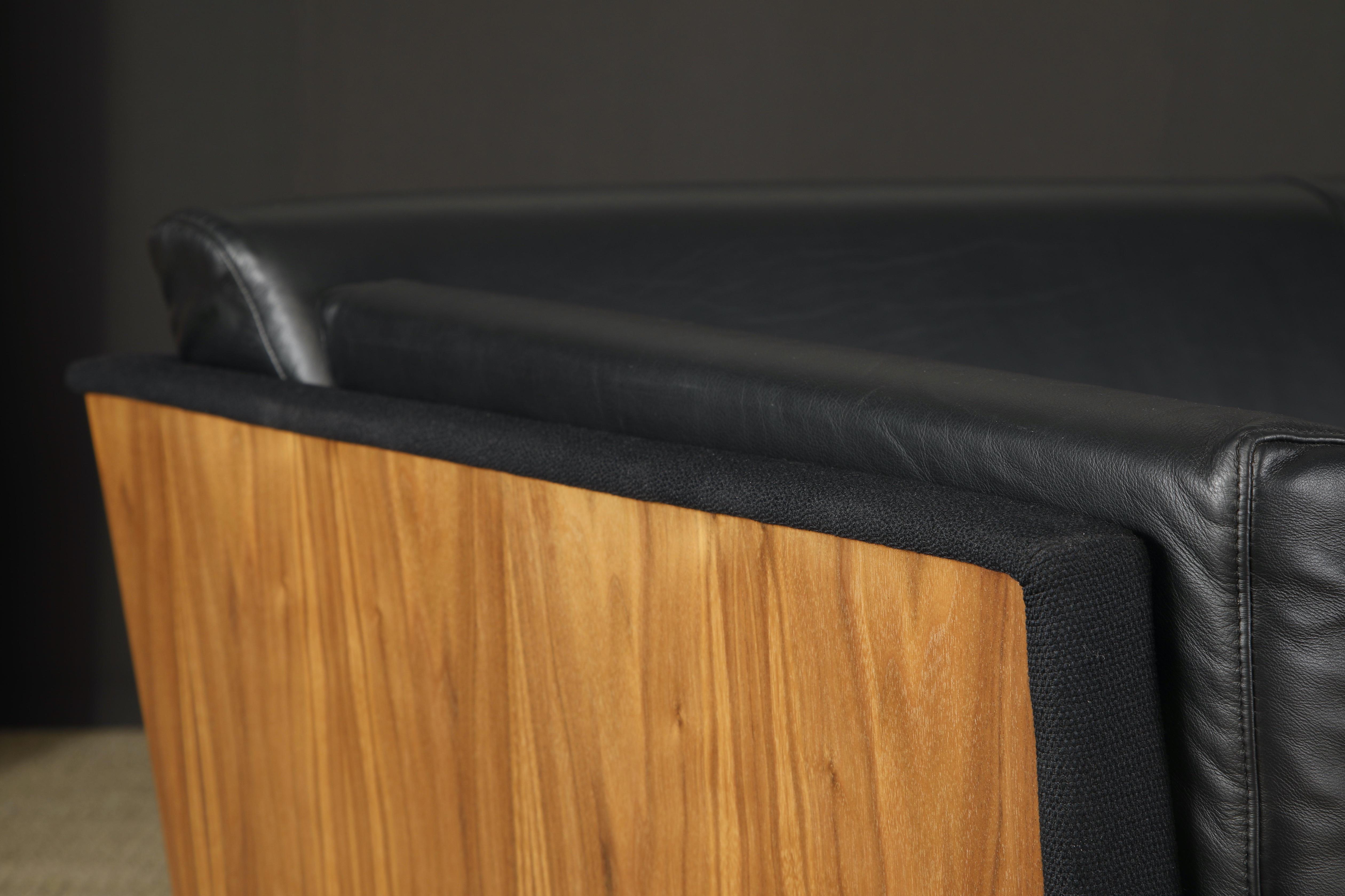 'Goetz' Walnut and Leather Case Sofa by Mark Goetz for Herman Miller, Signed 1