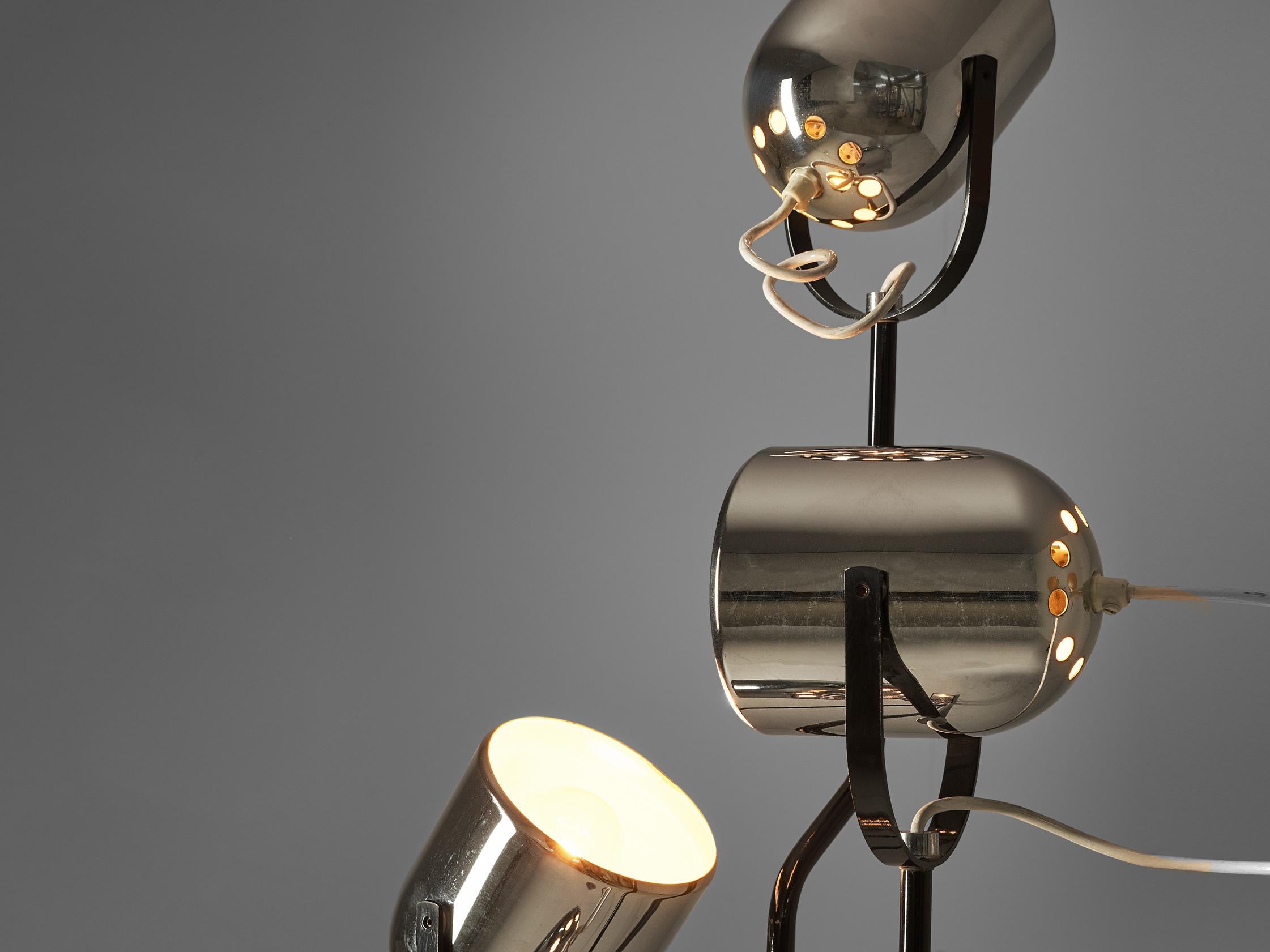 Late 20th Century Goffredi Riggiani Floor Lamp in Chrome-Plated Steel  For Sale
