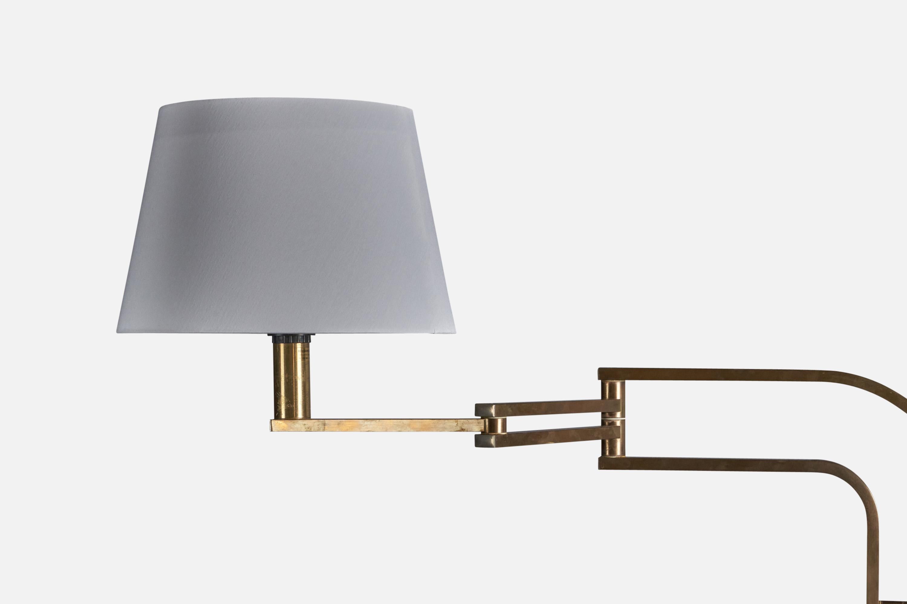 Italian Goffredo Reggiani, Adjustable Floor Lamp, Brass, Fabric, Italy, 1970s For Sale