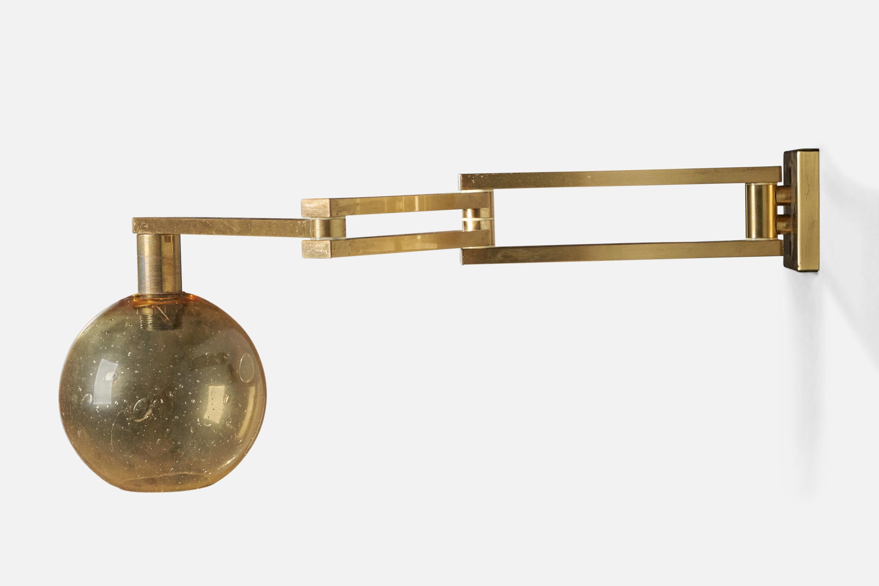 Italian Goffredo Reggiani, Adjustable Wall Light, Brass, Glass, Italy, 1970s For Sale