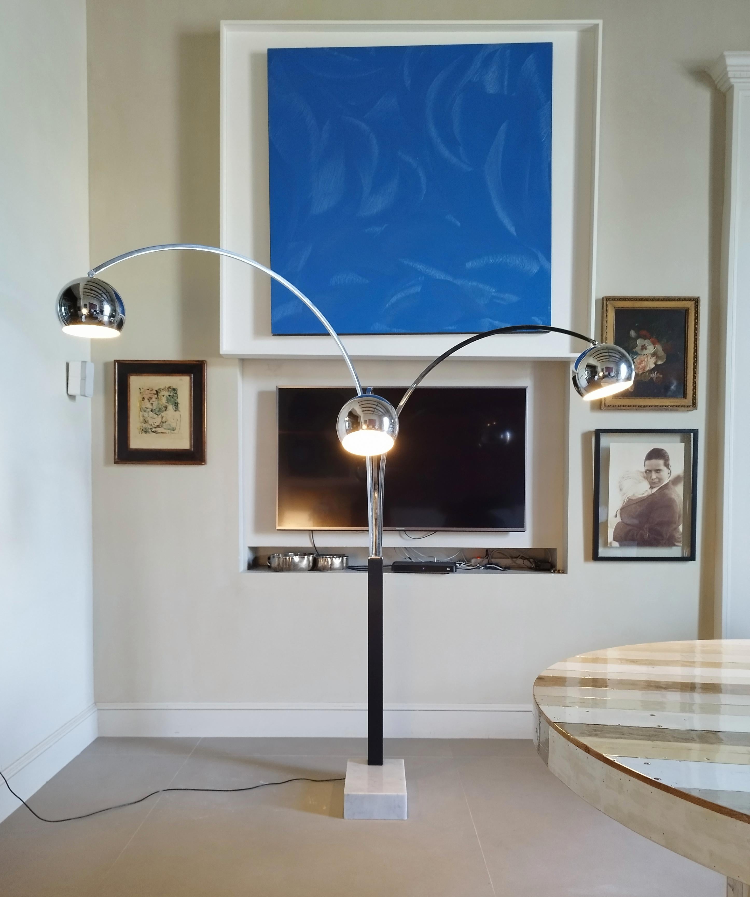 Goffredo Reggiani Lámpara de pie de arco, Italia Años 70 en Bueno estado para la venta en Naples, IT