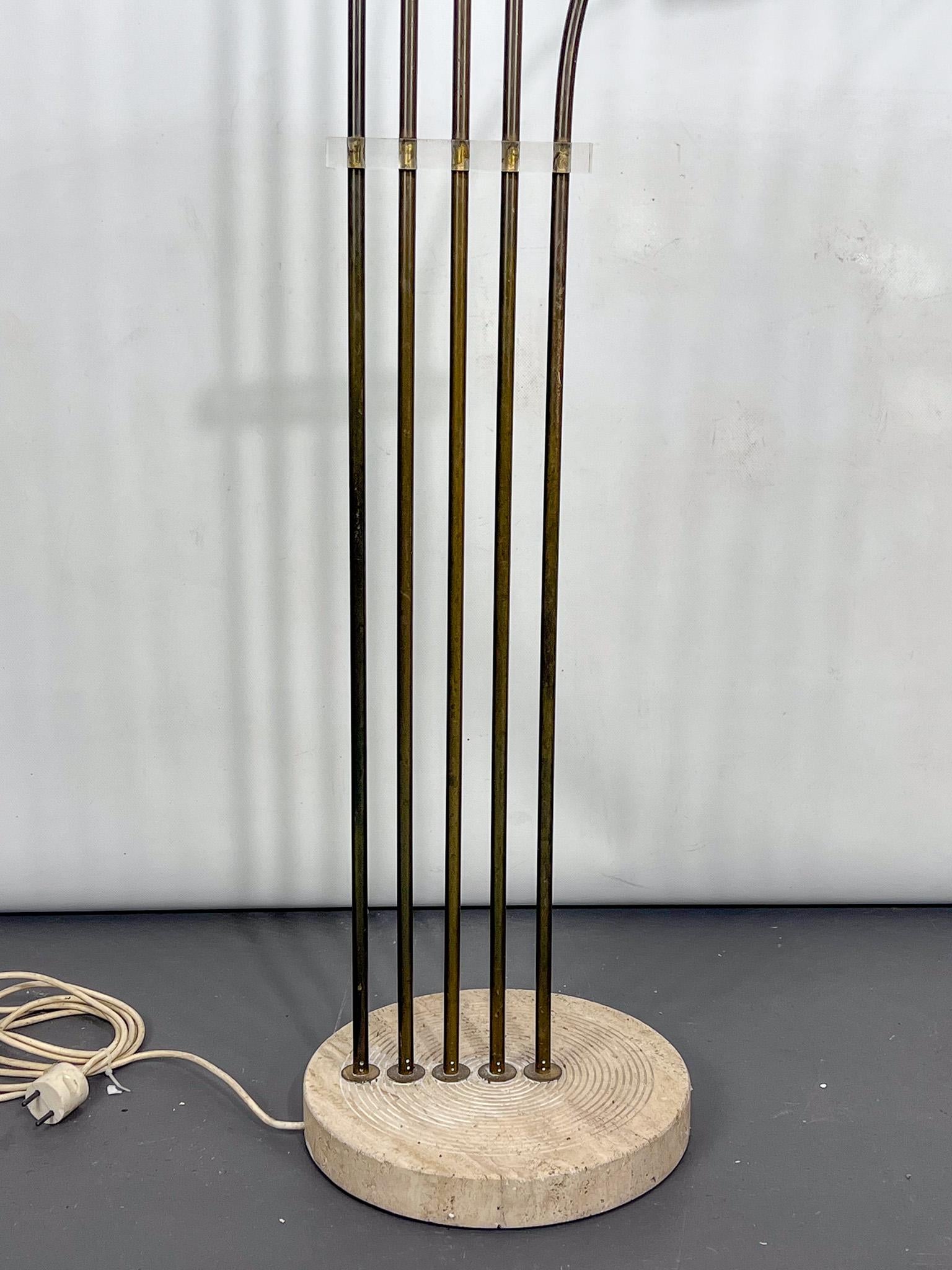 Goffredo Reggiani attributed. Floor lamp in brass and travertine. Italy 1960s In Good Condition For Sale In Catania, CT