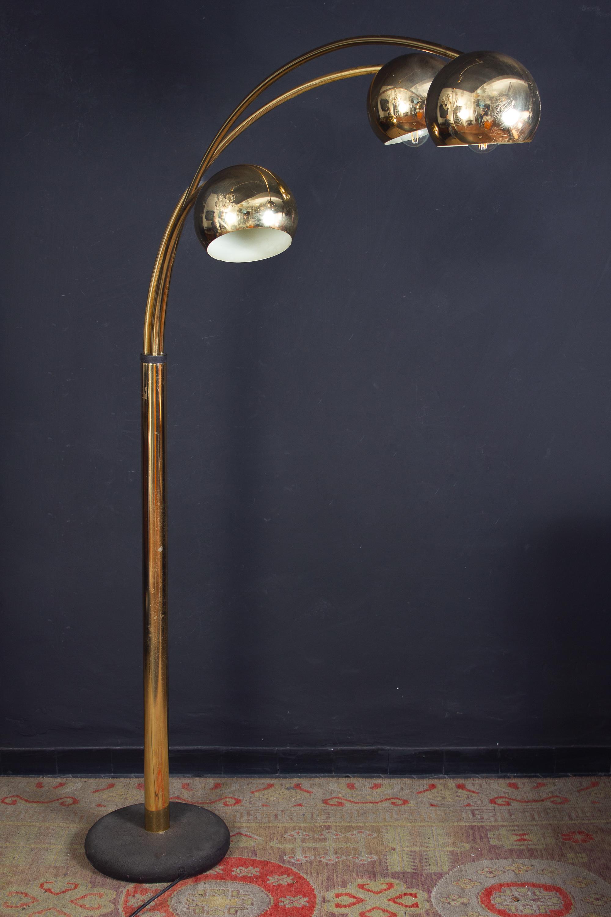 Goffredo Reggiani Brass Globe Floor Lamp, Italy, circa 1970 2