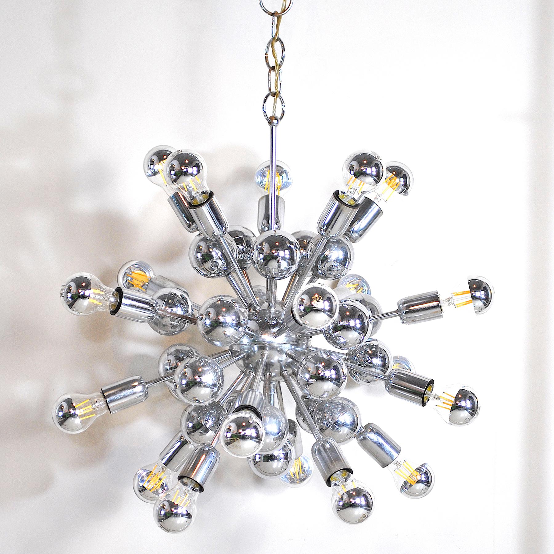 Mid-Century Modern Goffredo Reggiani Chandelier Sputnik, 1960s For Sale