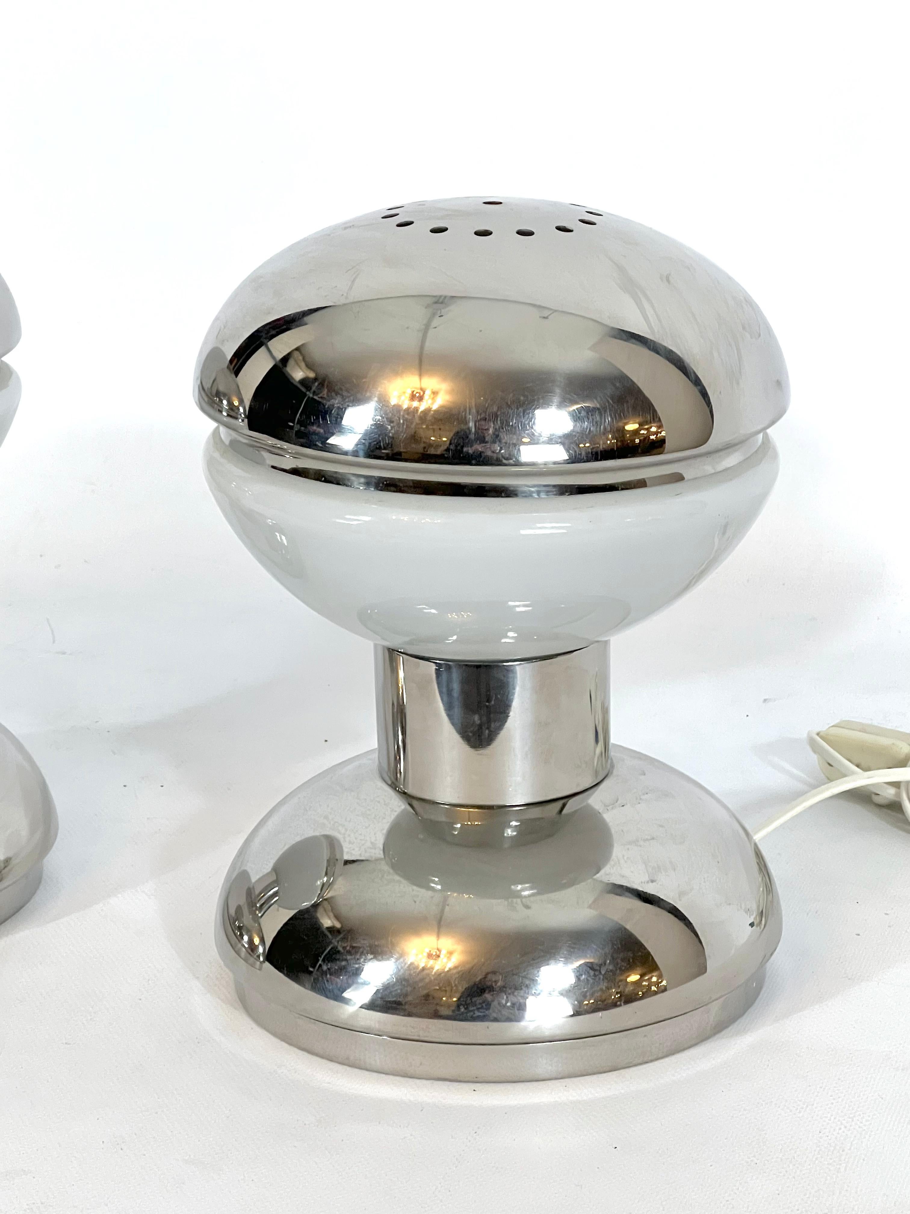 Goffredo Reggiani, Lámparas de mesa de cromo y cristal de leche de los años 70 en venta 1