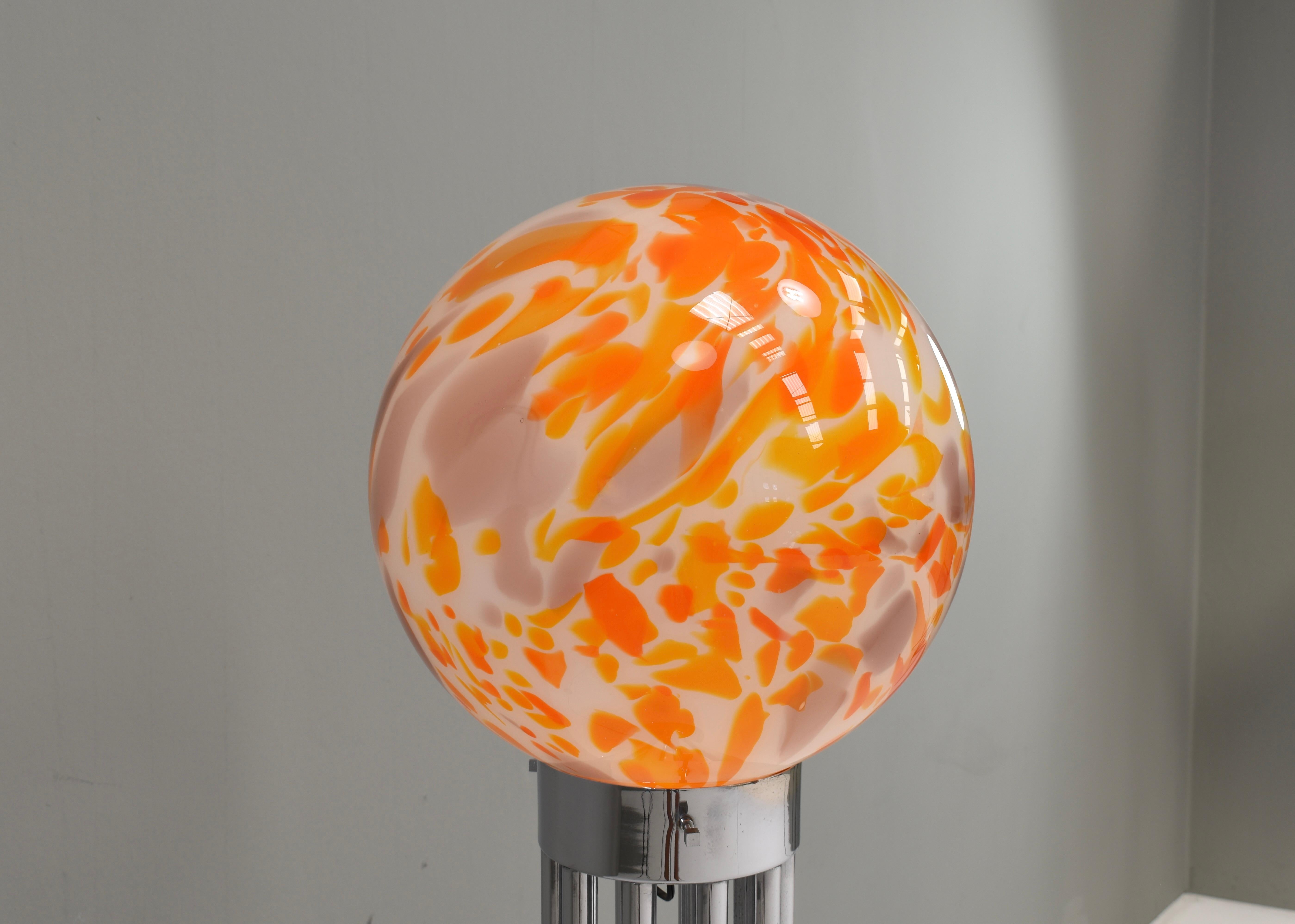 Lampada da terra Goffredo Reggiani Globe in vetro di Murano e marmo  - Italia, anni '70 In condizioni buone in vendita a Pijnacker, Zuid-Holland