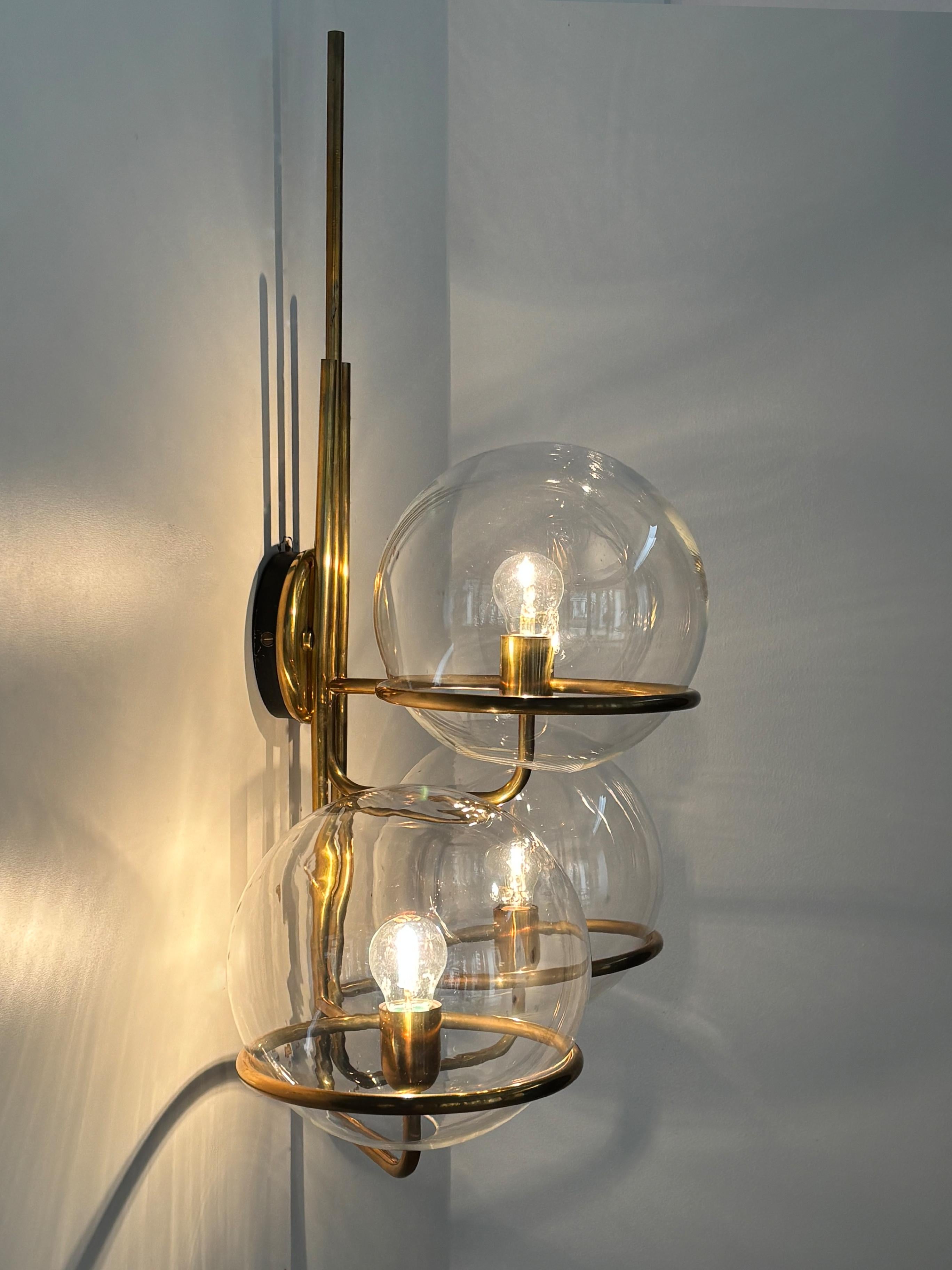 Late 20th Century Goffredo Reggiani Italian Brass Glass Large Wall Lights Sconces, 1970s For Sale