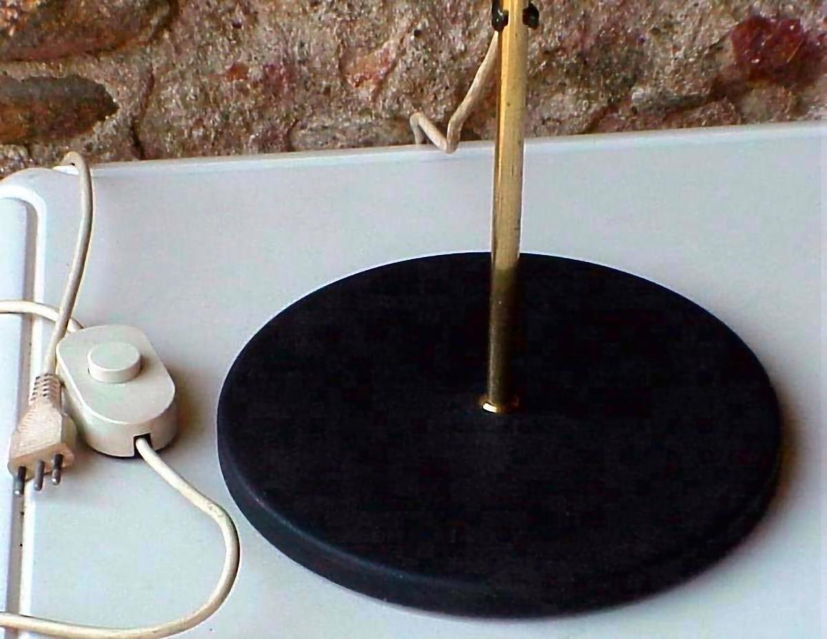 Goffredo Reggiani Italie design Francesco Fois lampadaire années '74 vintage

 Condition signe d'utilisation. Mesure H 70 pouces x 10