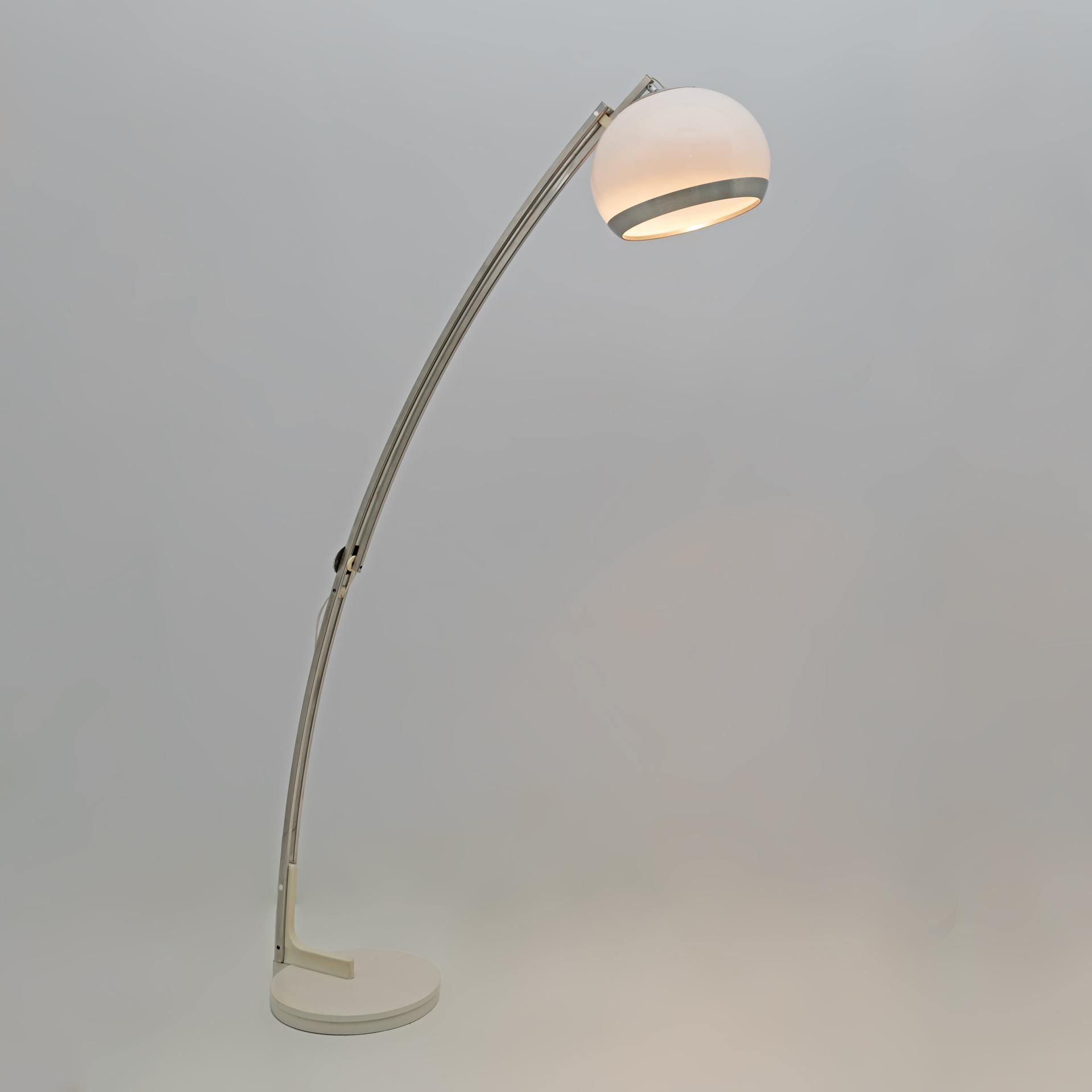 Late 20th Century Goffredo Reggiani Modern Italian Extendable Arched Floor Lamp, 1970 For Sale