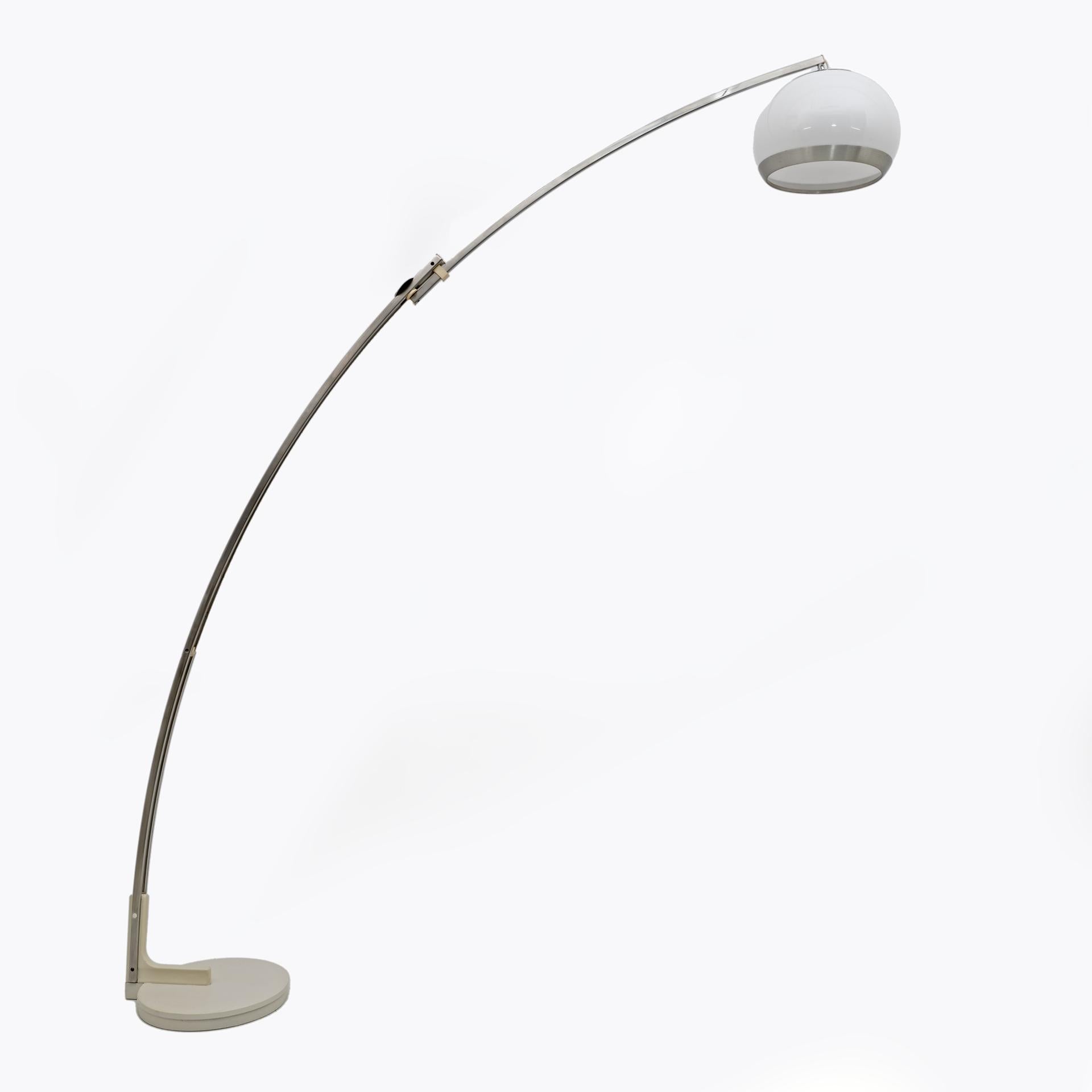 Goffredo Reggiani Modern Italian Extendable Arched Floor Lamp, 1970 For Sale 2