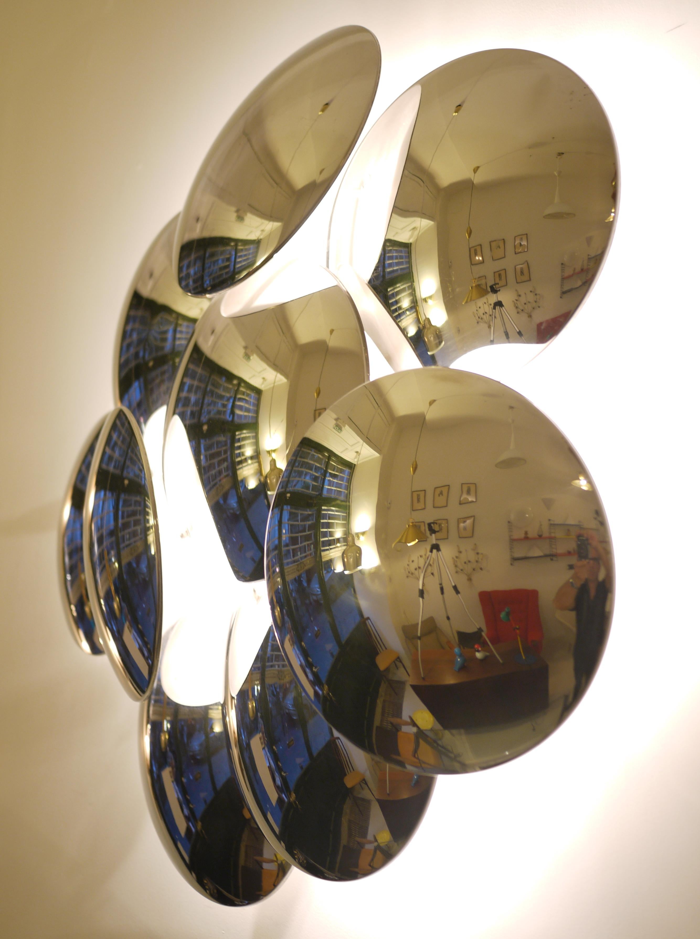 Goffredo Reggiani Nine Convex Disc Sconce In Good Condition In Madrid, ES
