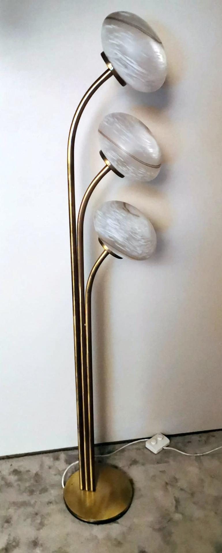 Polished Goffredo Reggiani Style High Space Age Floor Lamp In Brass And Murano Glass For Sale