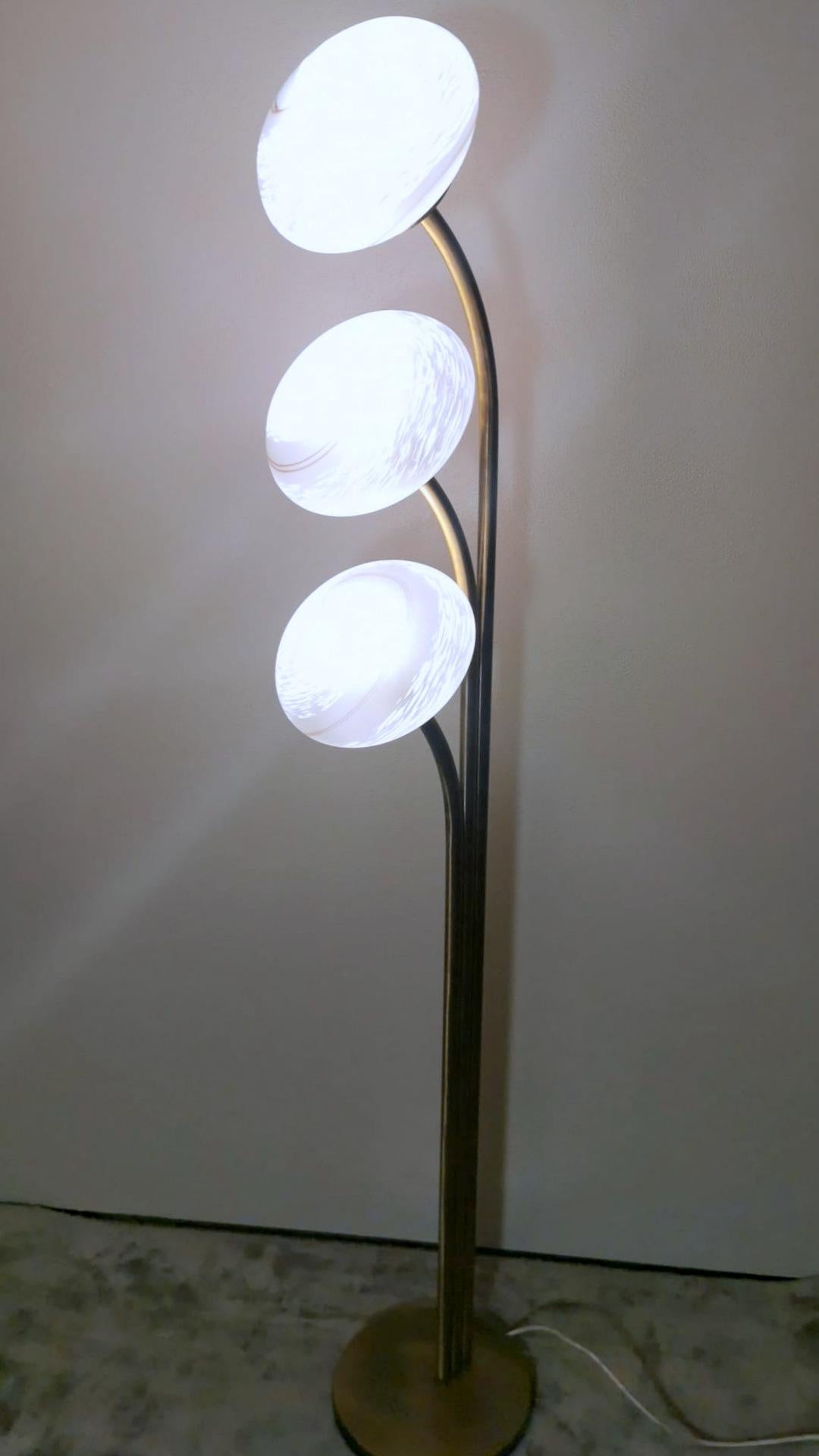 20th Century Goffredo Reggiani Style High Space Age Floor Lamp In Brass And Murano Glass For Sale