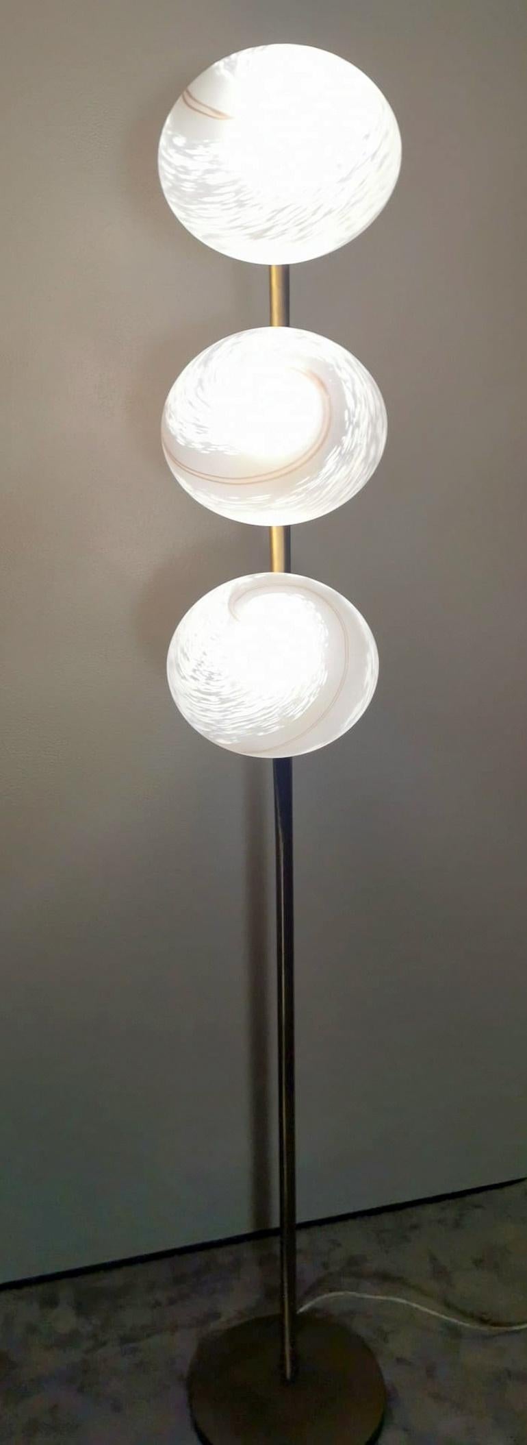 Goffredo Reggiani Style High Space Age Floor Lamp In Brass And Murano Glass For Sale 1
