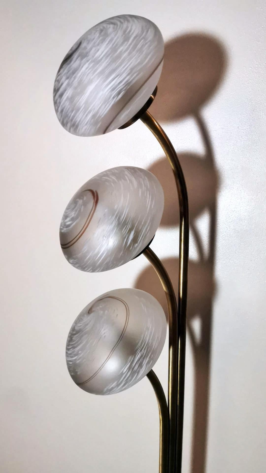 Goffredo Reggiani Style High Space Age Floor Lamp In Brass And Murano Glass For Sale 3
