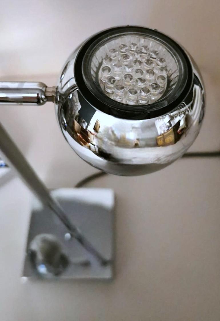 Lampe de bureau italienne Space Age de style Goffredo Reggiani en métal chromé en vente 6