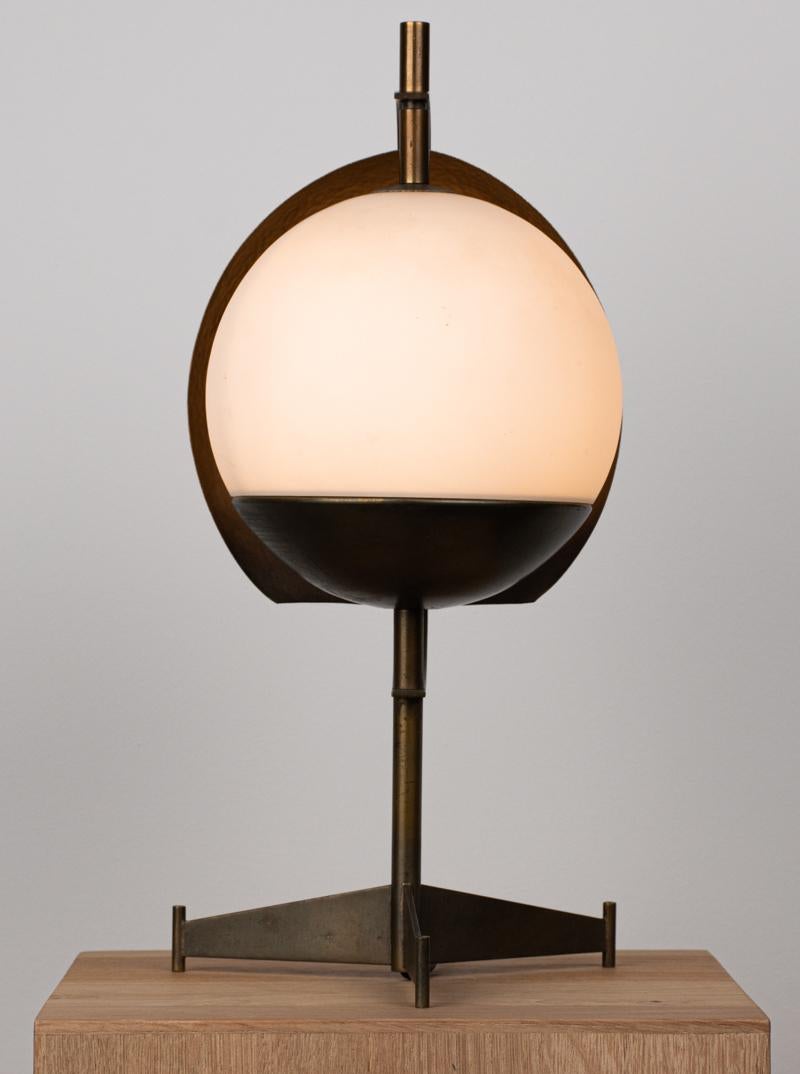 Mid-Century Modern Lampe de table Goffredo Reggiani avec finition en laiton (Model No 2033) Italie, années 1960 en vente