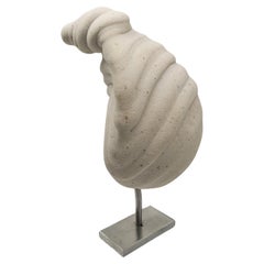 Gogotte, sculpture naturelle de Fontainebleau, France Avec inclusions de fer rares