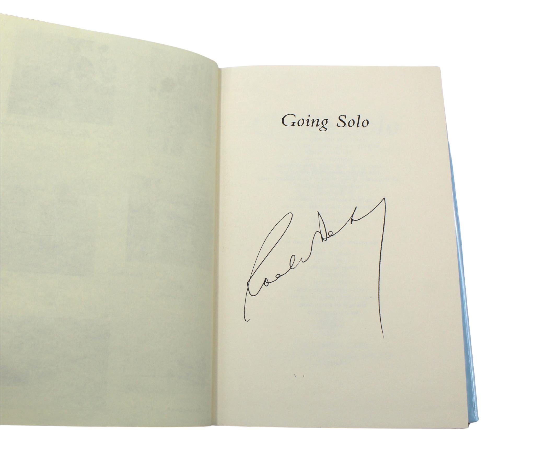 Going Solo, signiert von Roald Dahl, Erstausgabe in Original Aufbewahrungsbeuteljacke, 1986 (Ende des 20. Jahrhunderts) im Angebot