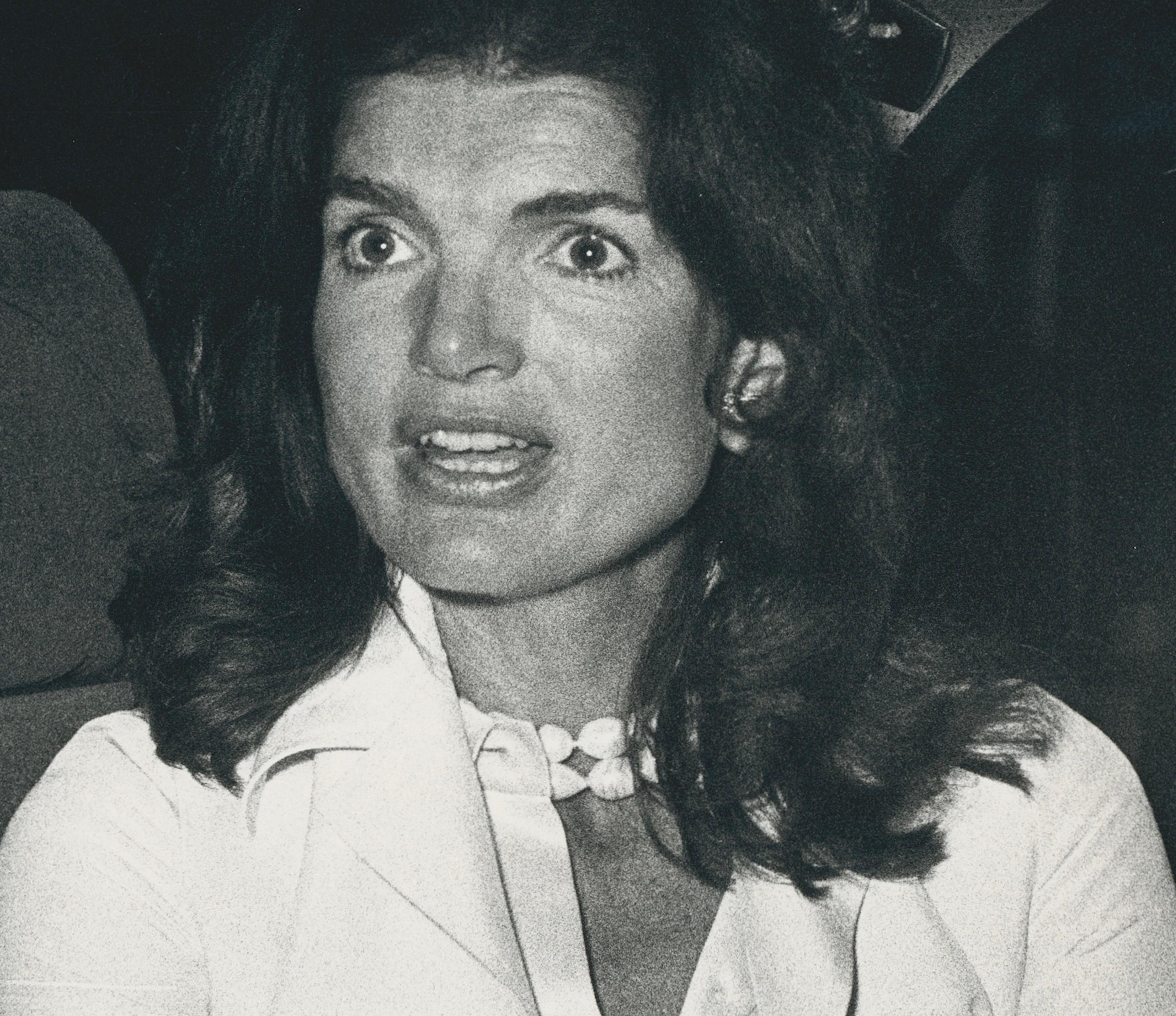 Jackie Kennedy, Schwarz-Weiß-Fotografie,  ca. 1970s (Moderne), Art, von Göksin Sipahioglu