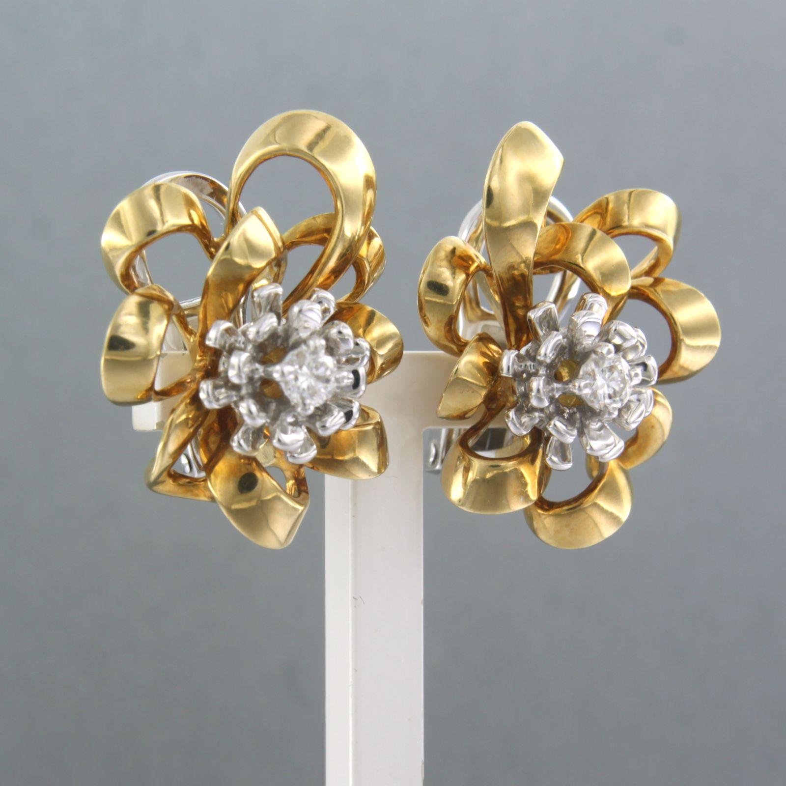 Modern Golbaur - Earrings with brilliant cut diamonds up to 0.30ct 18k bicolour gold For Sale