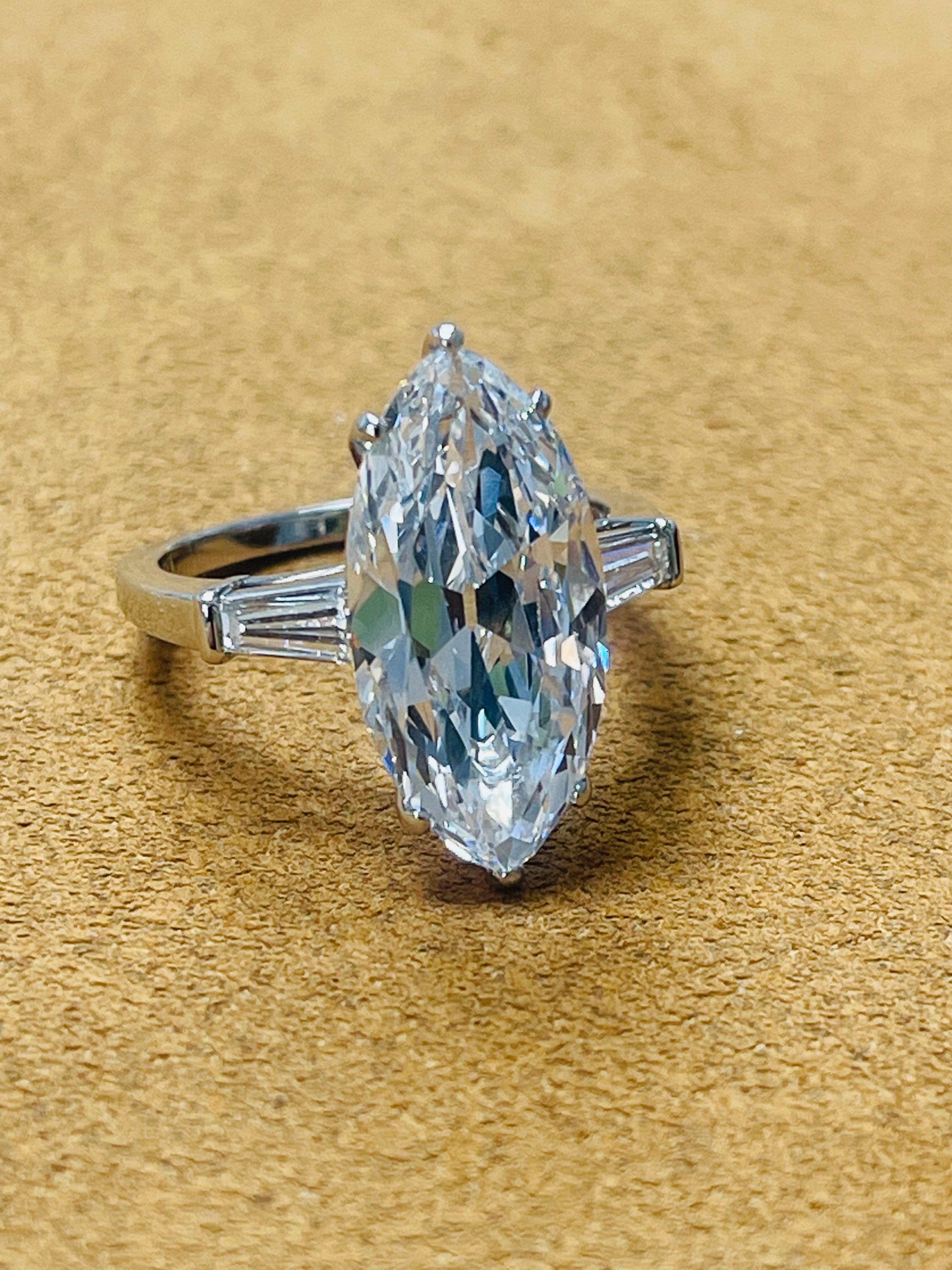 Bague Golconda Type 11A avec diamant marquise de taille ancienne en platine, de Bulgari. GIA 5