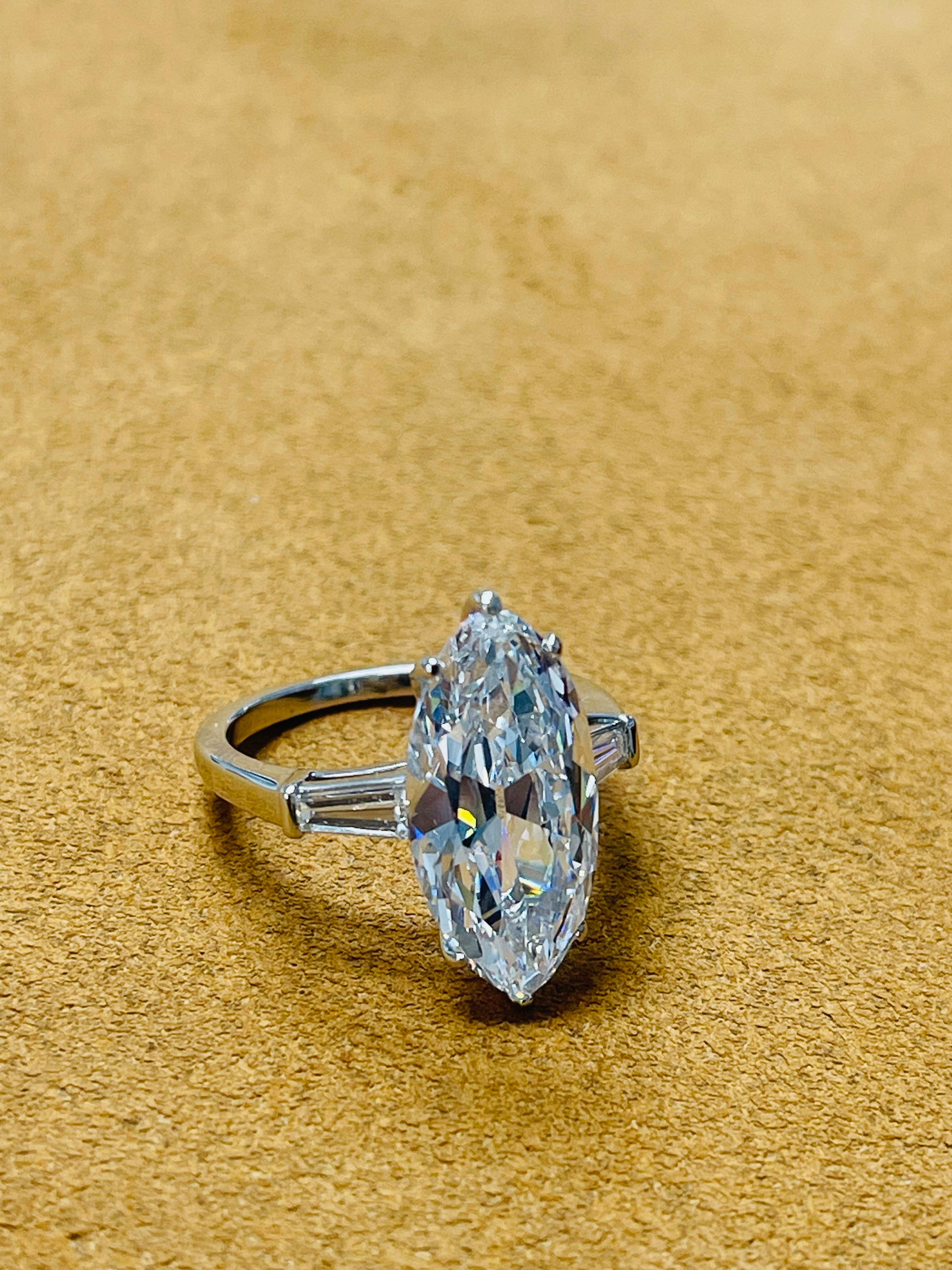 Taille Marquise Bague Golconda Type 11A avec diamant marquise de taille ancienne en platine, de Bulgari. GIA