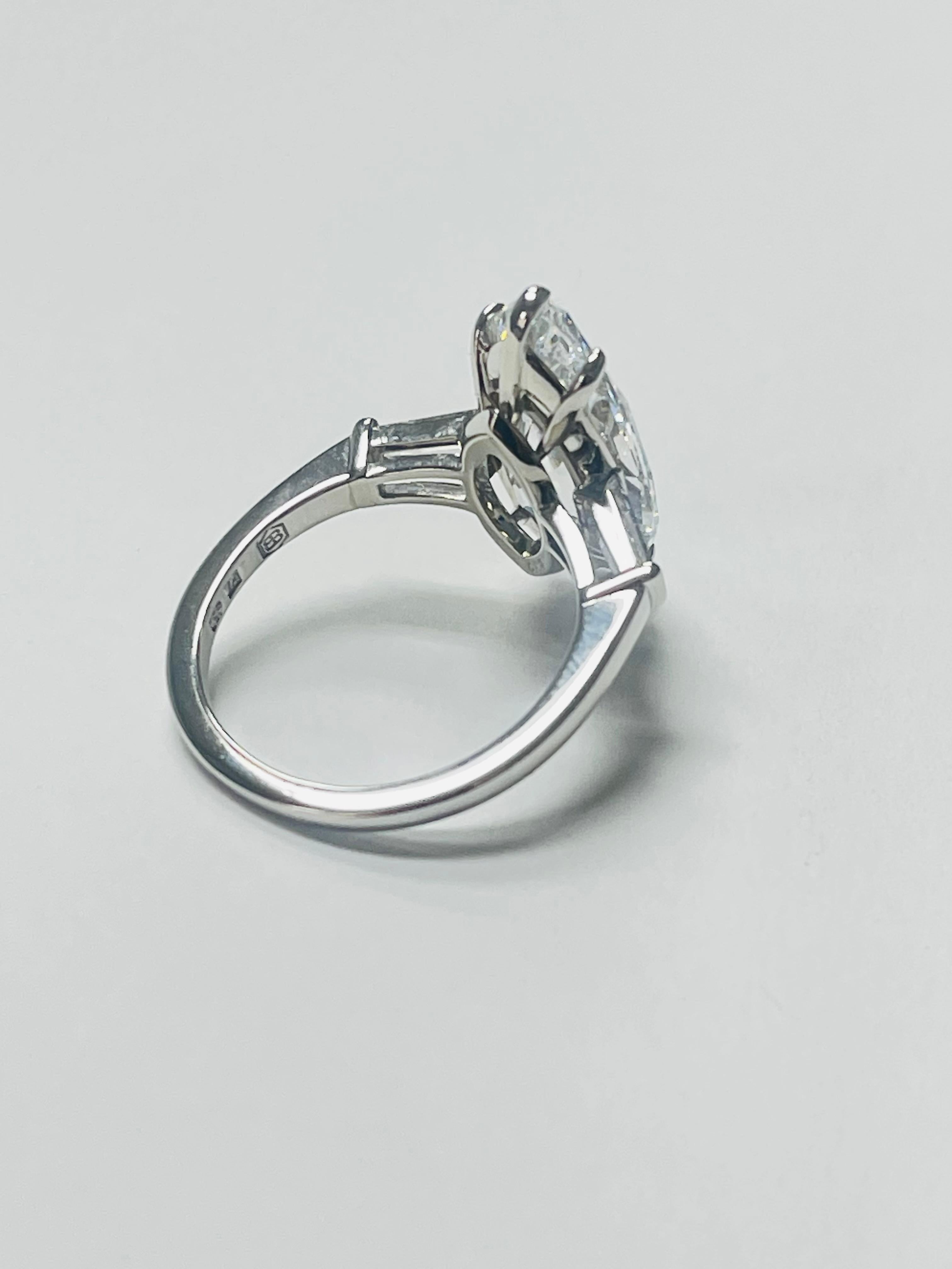 Bague Golconda Type 11A avec diamant marquise de taille ancienne en platine, de Bulgari. GIA 3