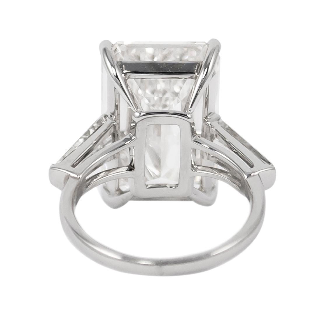 Golconda Type IIA GIA Certified 3 Carat Round Brilliant Cut Diamond Ring For Sale at 1stDibs