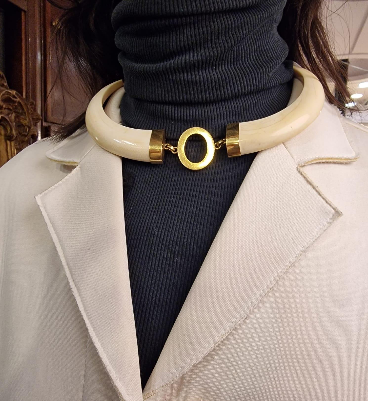 Gold 18 kt and bone French  choker necklace  In Good Condition For Sale In VALLADOLID, ES