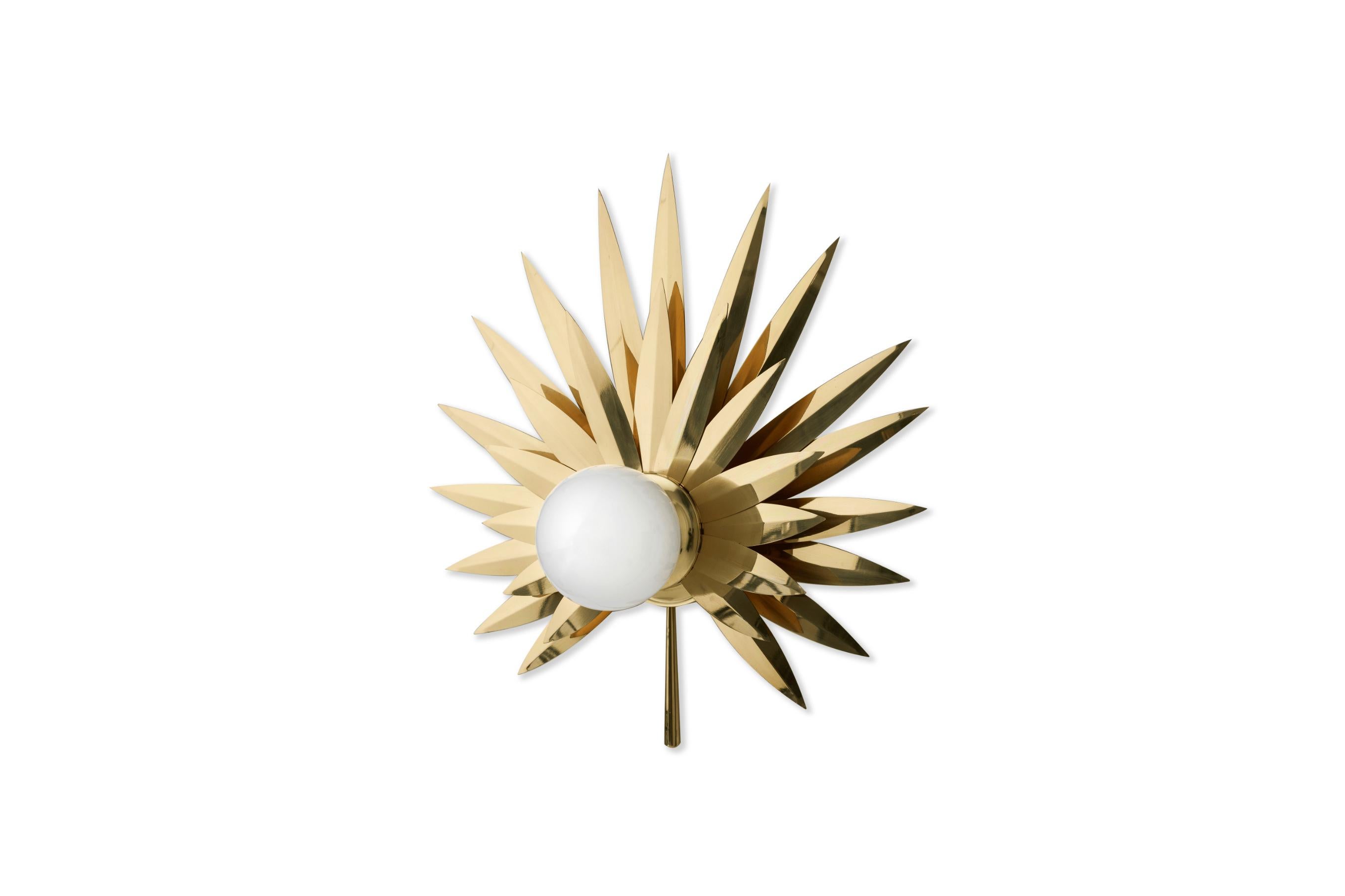Gold 21st Century Brass Hand-Crafted Palm Sconce Wall Light In New Condition For Sale In İstanbul, İstanbul