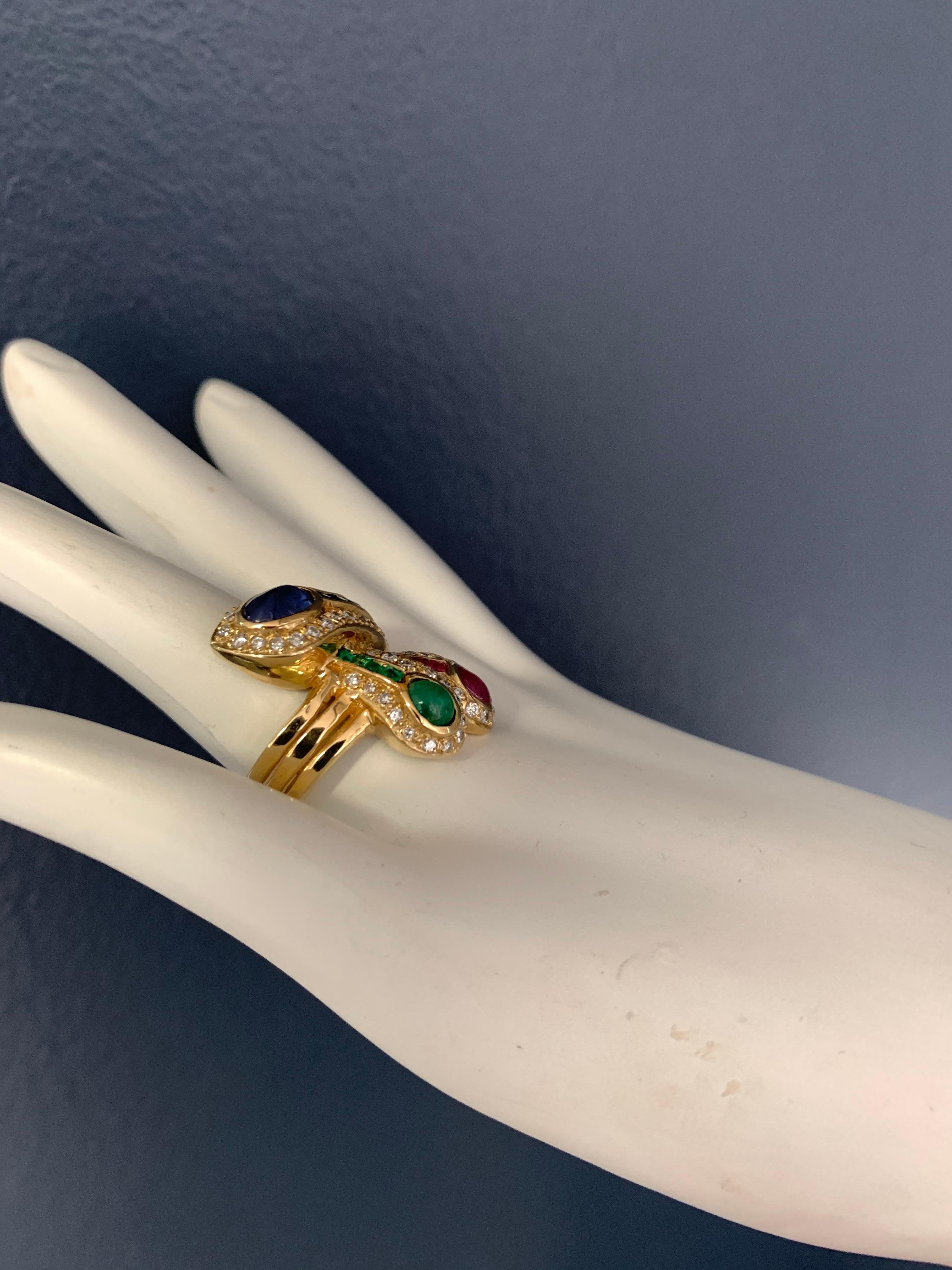 Women's or Men's Gold 2.54 Carat Natural Emerald, Ruby Sapphire Cocktail Diamond Ring, circa 1970