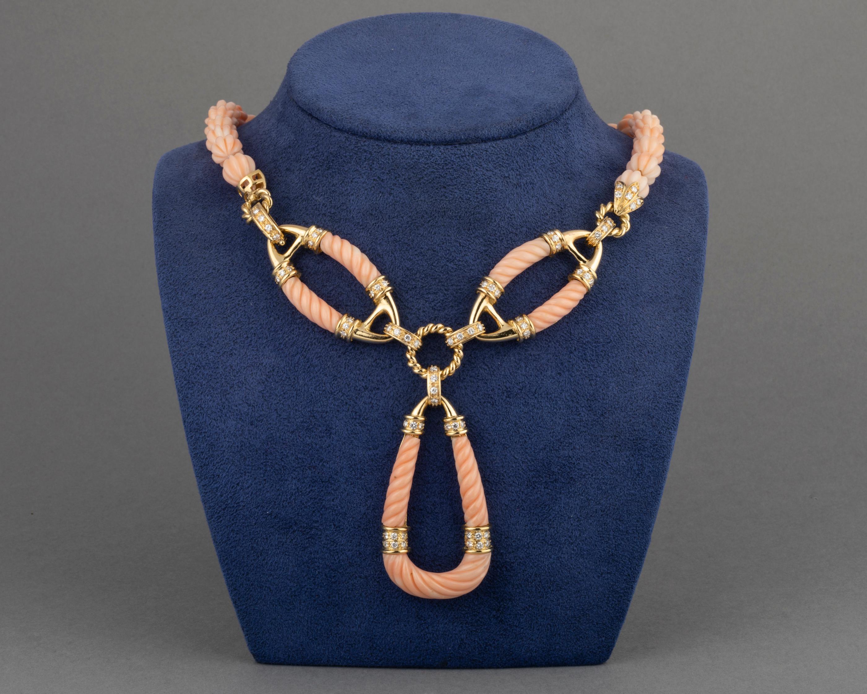 Round Cut Gold 3.50 Carat Diamonds and Coral French Vintage Necklace For Sale