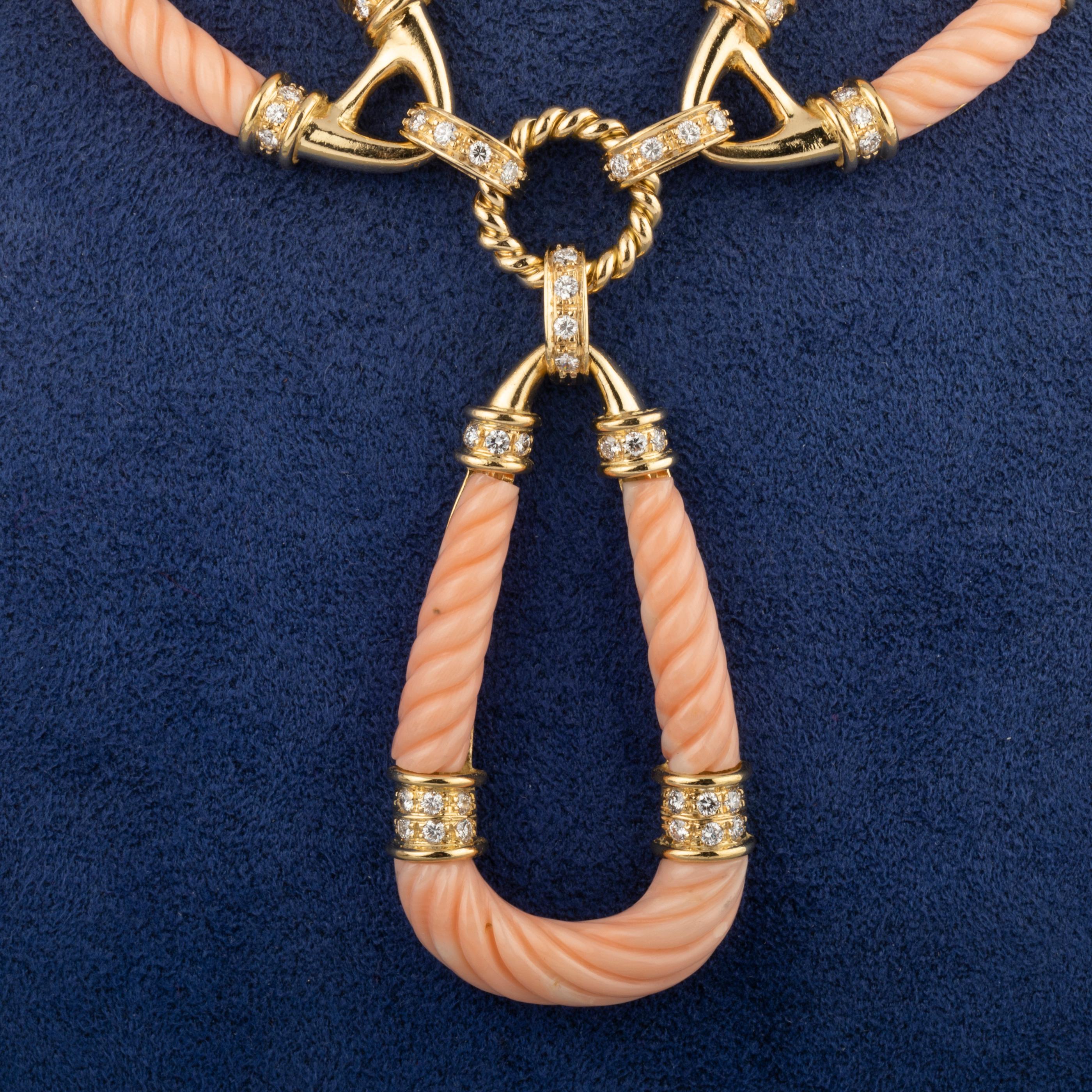 Women's Gold 3.50 Carat Diamonds and Coral French Vintage Necklace For Sale