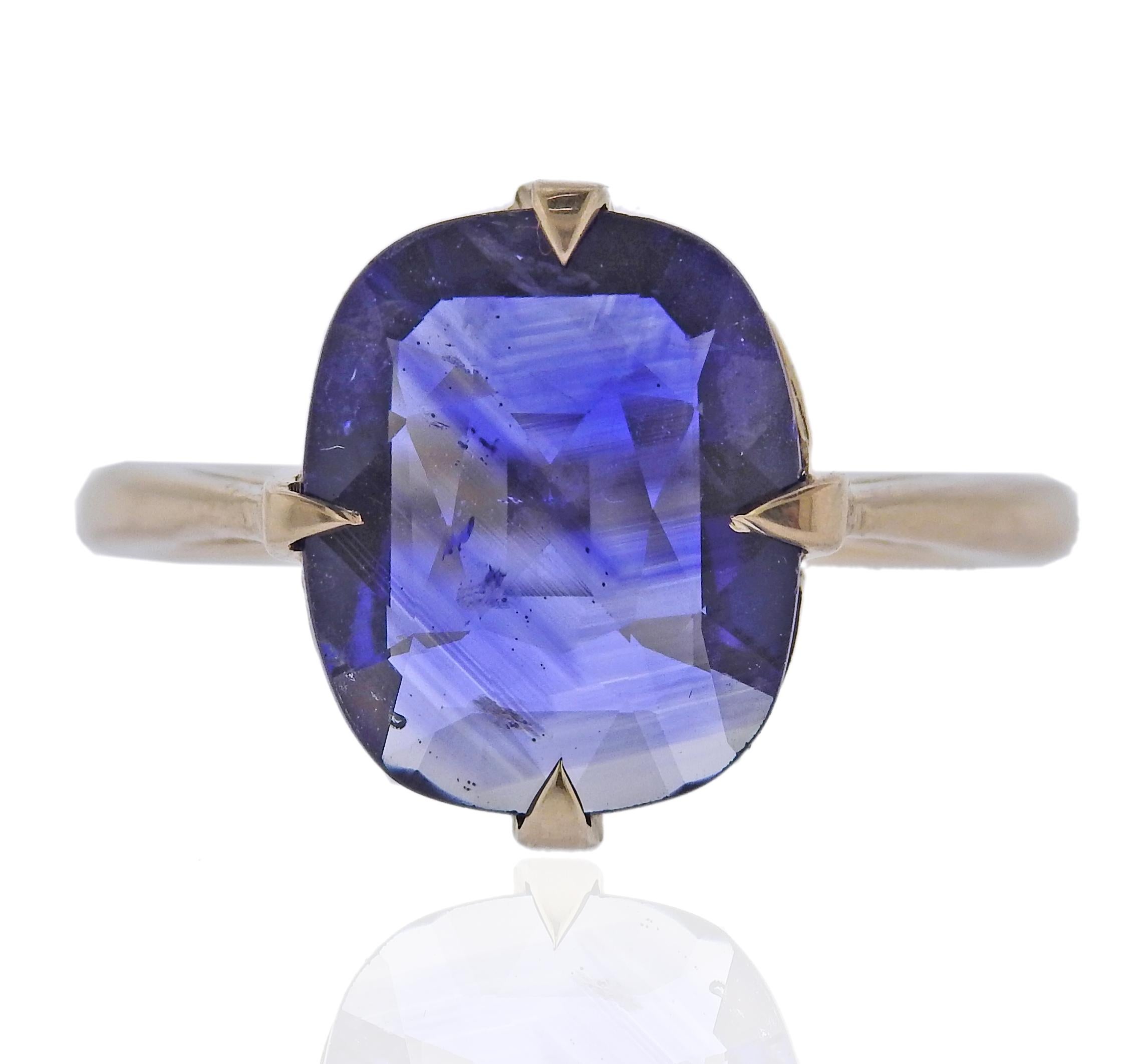 14k god ring with approx. 3.59ct sapphire by formula (measures 11.9 x 9.8 x 3.5mm). Ring size 6 (EU 53). Weight 3.5 grams.