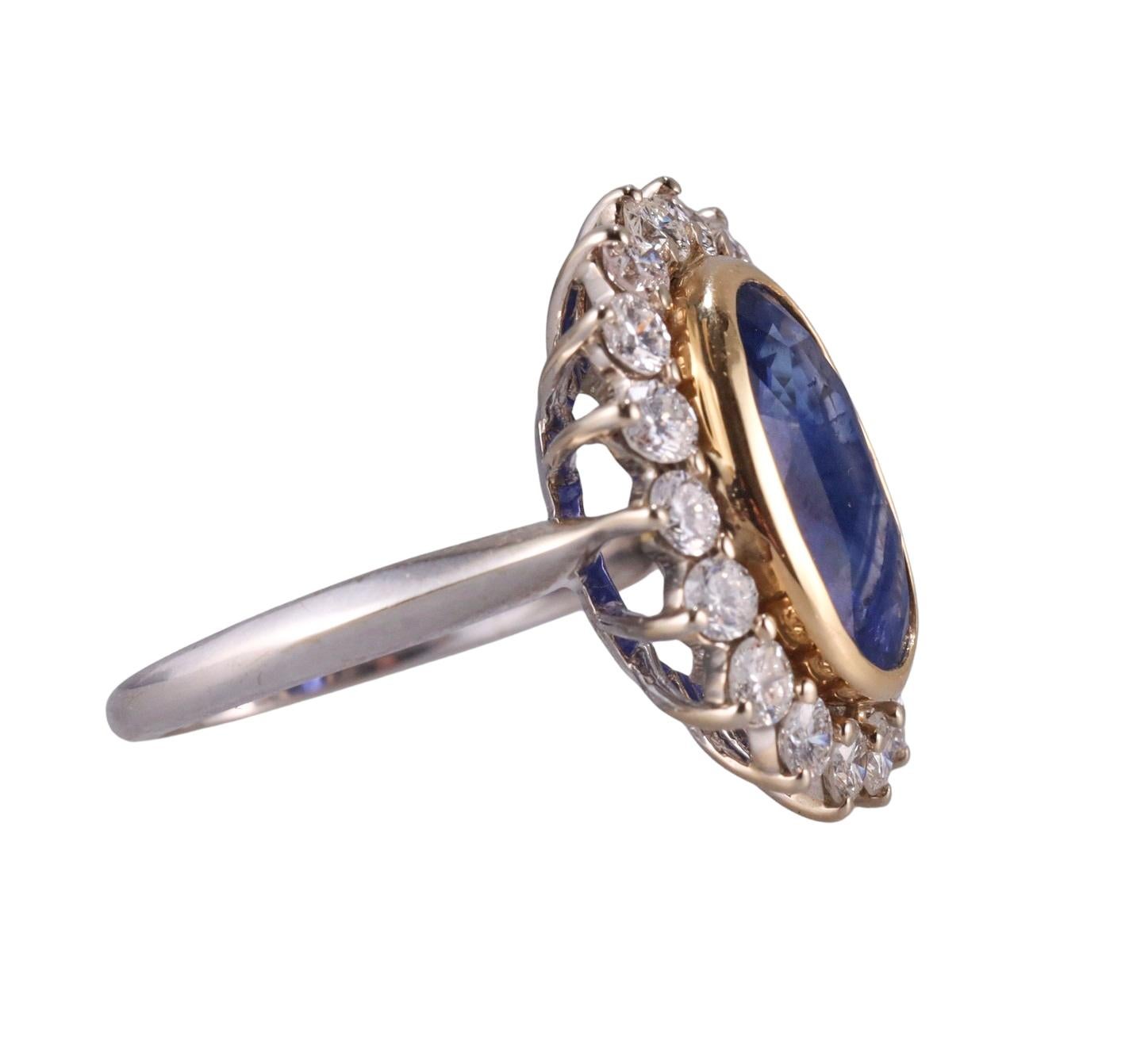 Oval Cut Gold 4.70ct Sapphire Diamond Ring For Sale