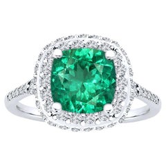 Or avec émeraude verte naturelle taille coussin et halo de 0,75 carat de diamants R