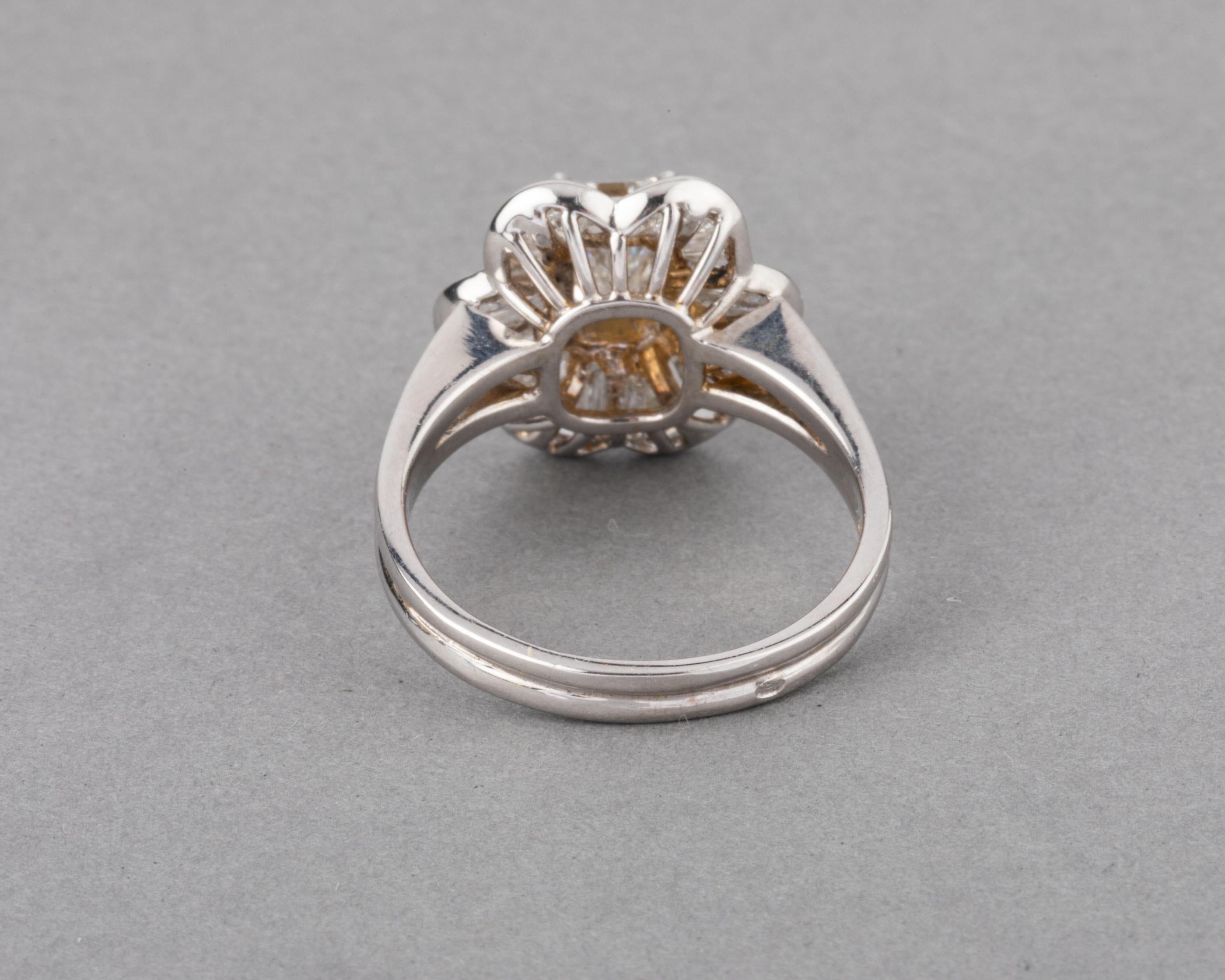 Women's Gold a 2.05 Carats Diamonds 'E/D Vs2' French Vintage Ring For Sale