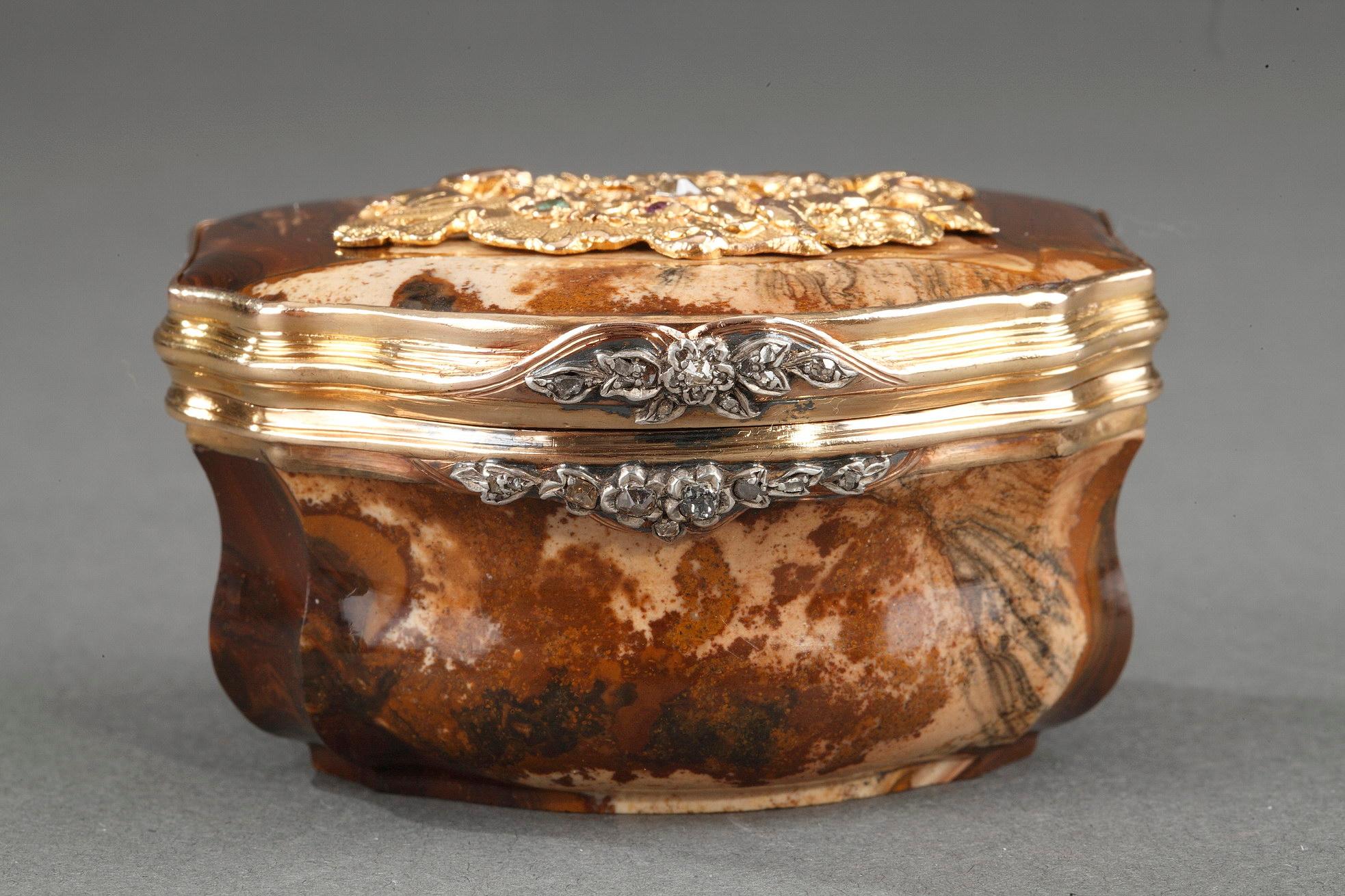 18th Century and Earlier Gold, Agate and Gemstones Snuffbox, 18th Century