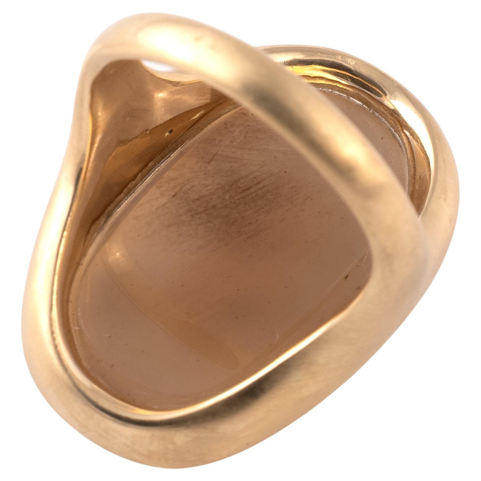 Anillo camafeo de ágata dorada que representa a Eurídice Siglo XVII Sin cortar en venta