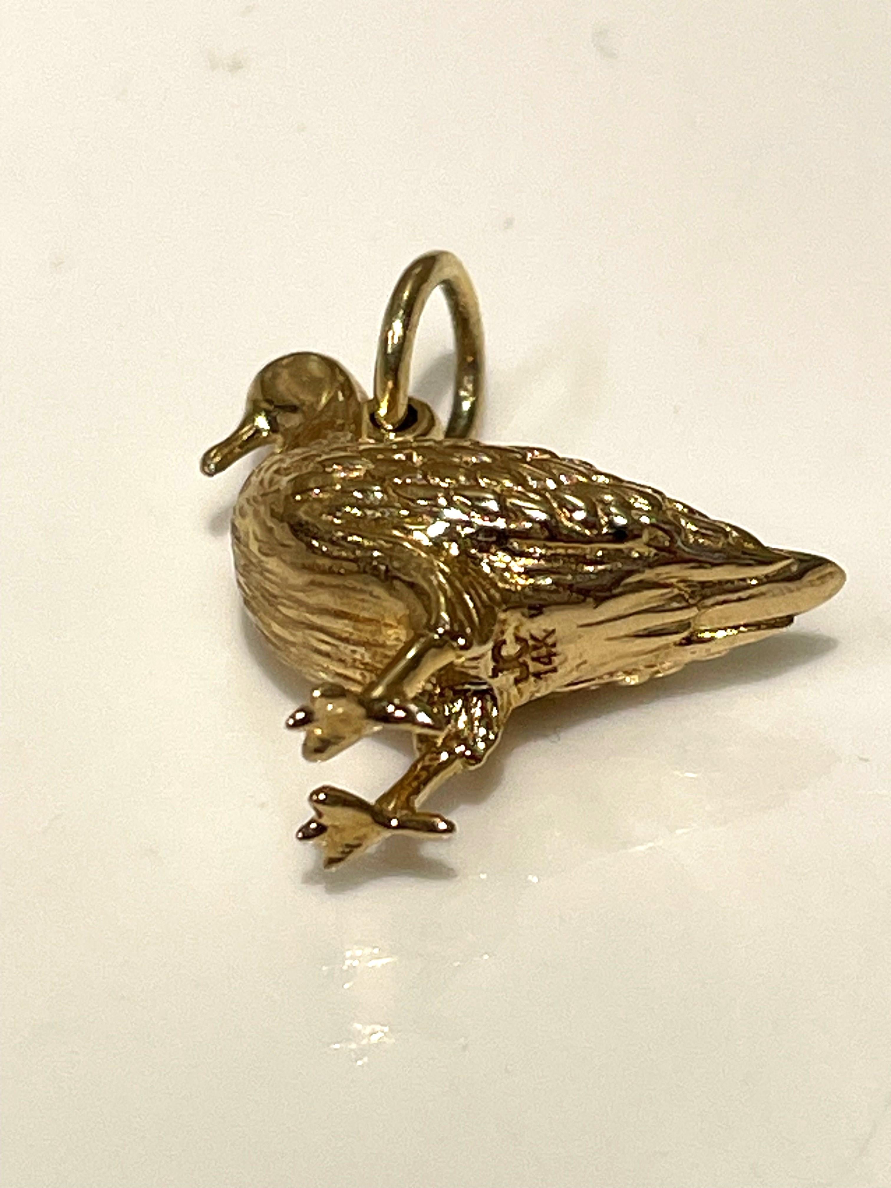Charm/Pendente con uccello Albatross in oro in vendita 1