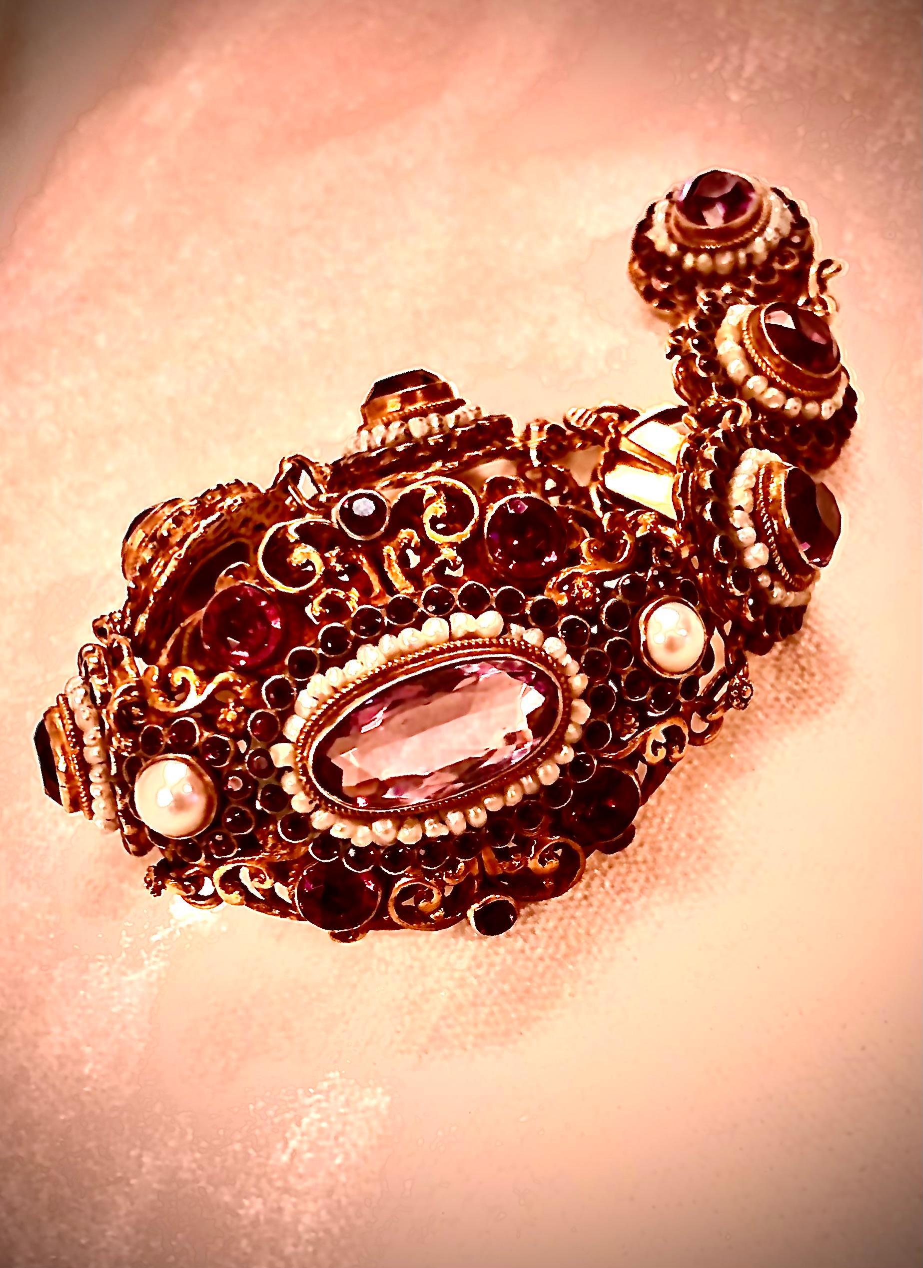 Renaissance Gold, amethyst and seed pearl Austro Hungarian bracelet For Sale