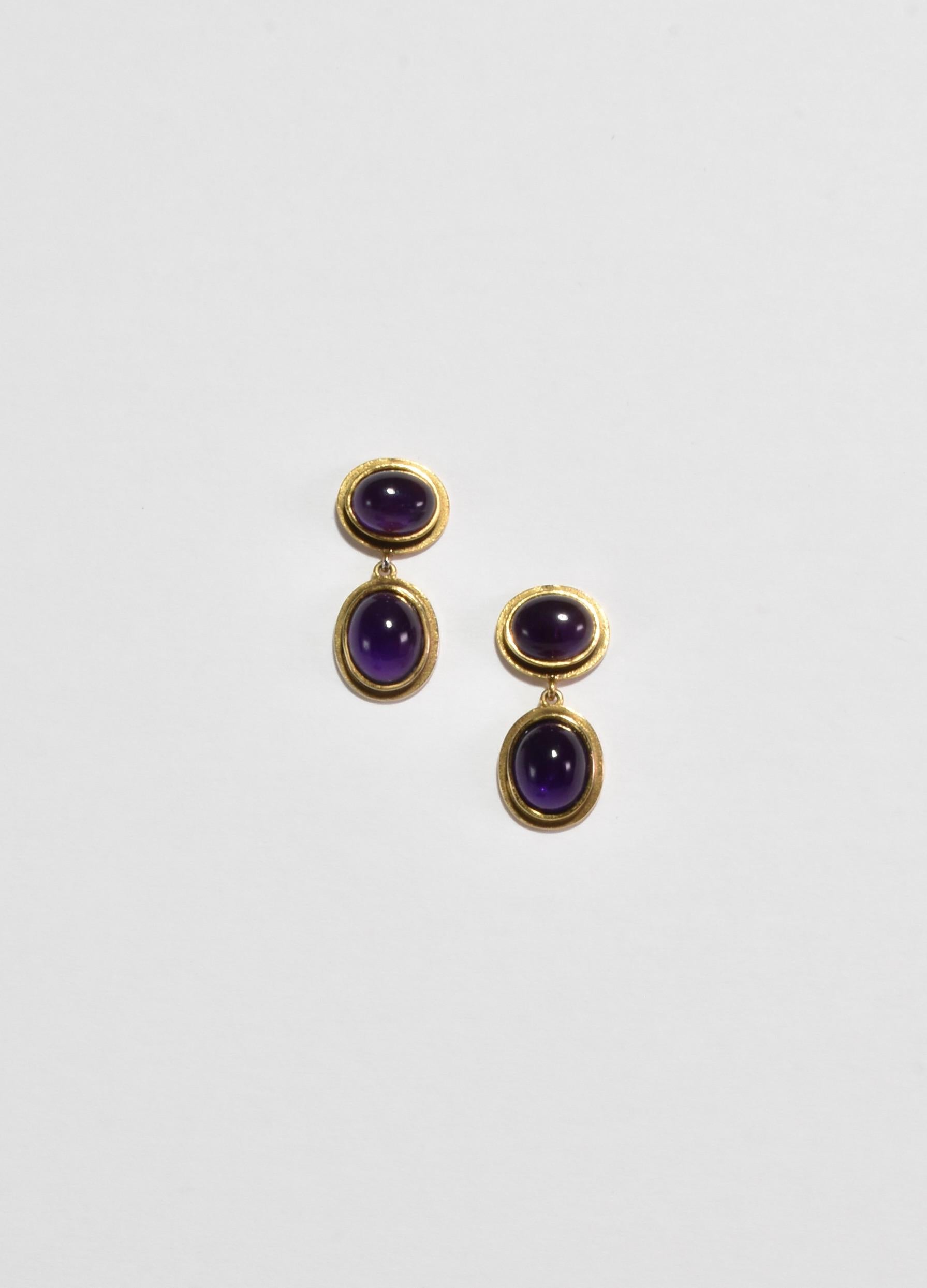 Gold Amethyst Dome Earrings In Good Condition In Richmond, VA
